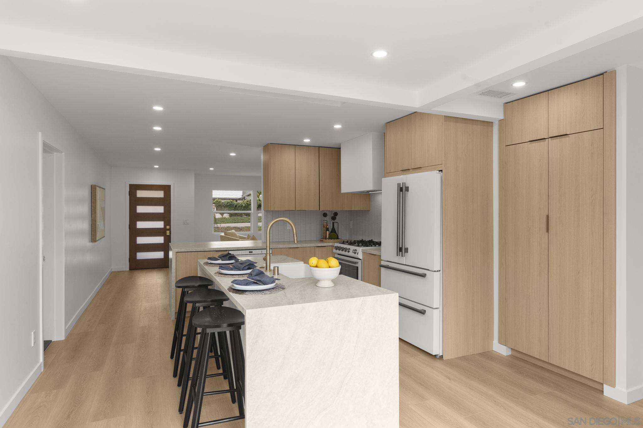 Detail Gallery Image 7 of 25 For 744  Catalina Blvd, San Diego,  CA 92106 - 3 Beds | 2 Baths