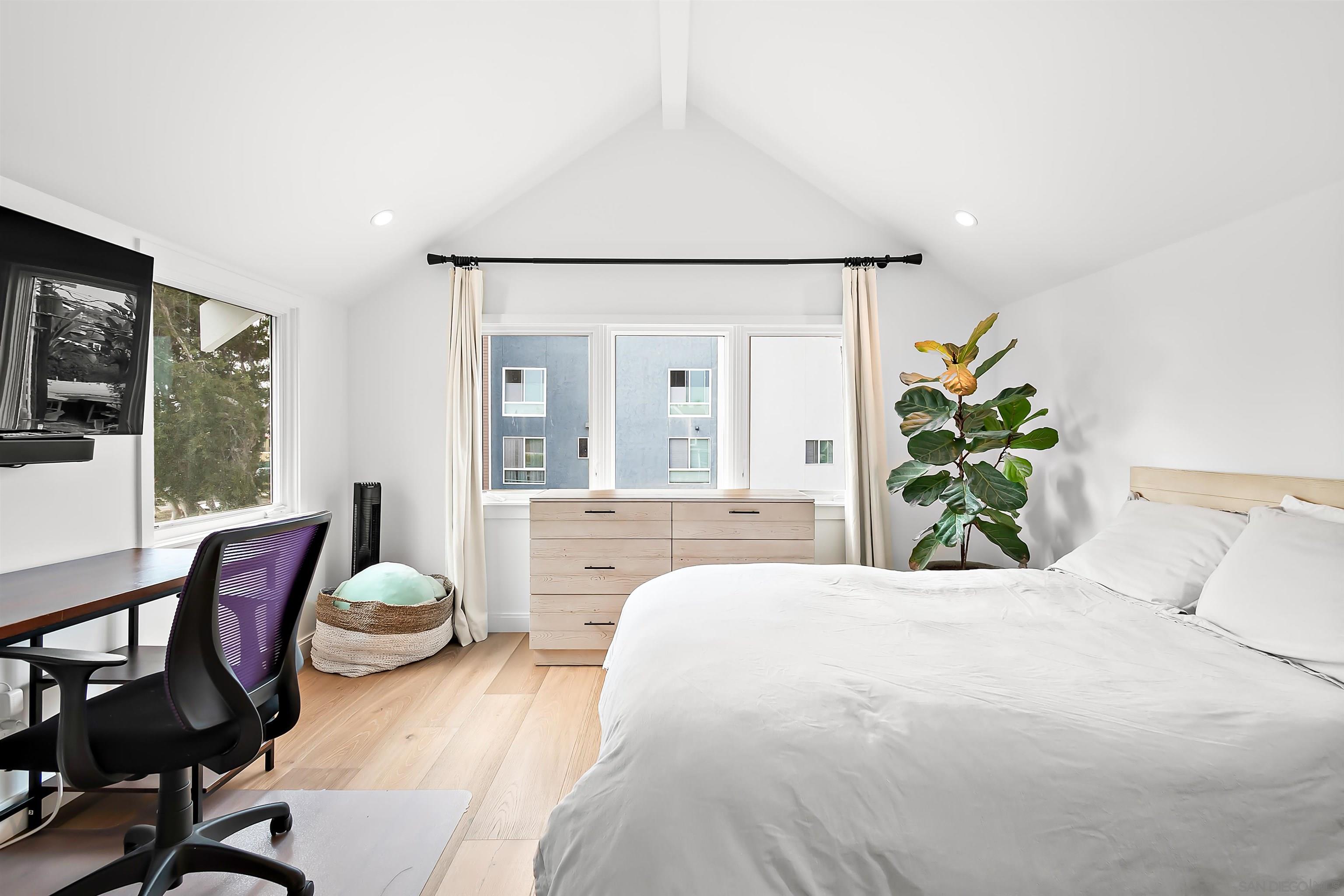 Detail Gallery Image 39 of 74 For 211  27th St, Del Mar,  CA 92014 - 4 Beds | 4 Baths