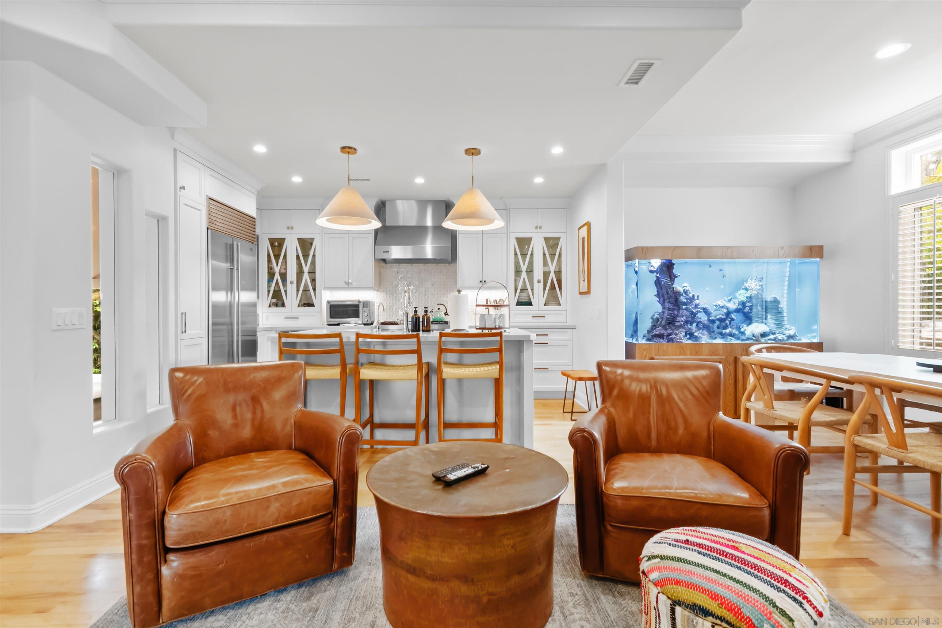 Detail Gallery Image 4 of 74 For 211  27th St, Del Mar,  CA 92014 - 4 Beds | 4 Baths