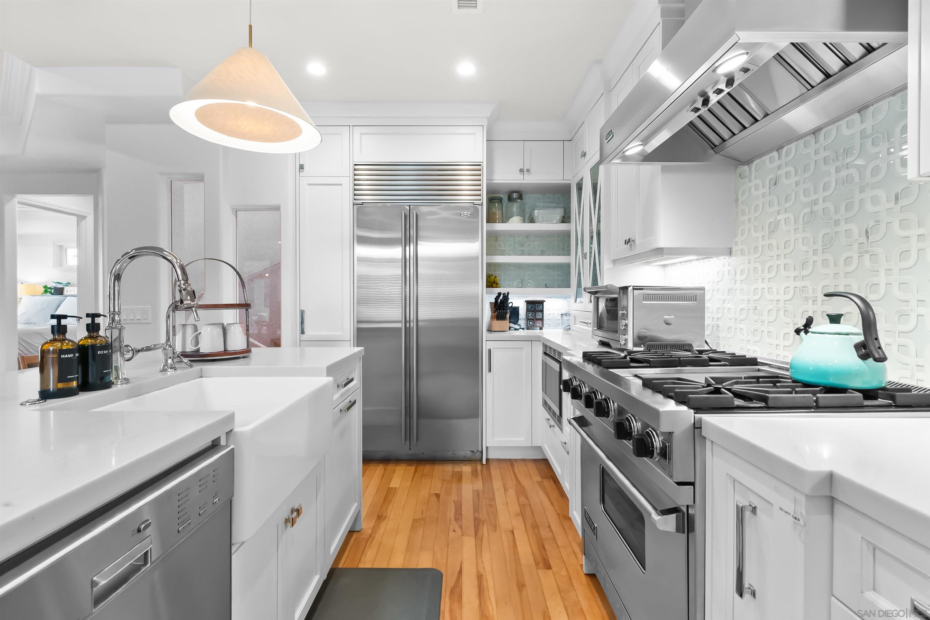 Detail Gallery Image 9 of 74 For 211  27th St, Del Mar,  CA 92014 - 4 Beds | 4 Baths