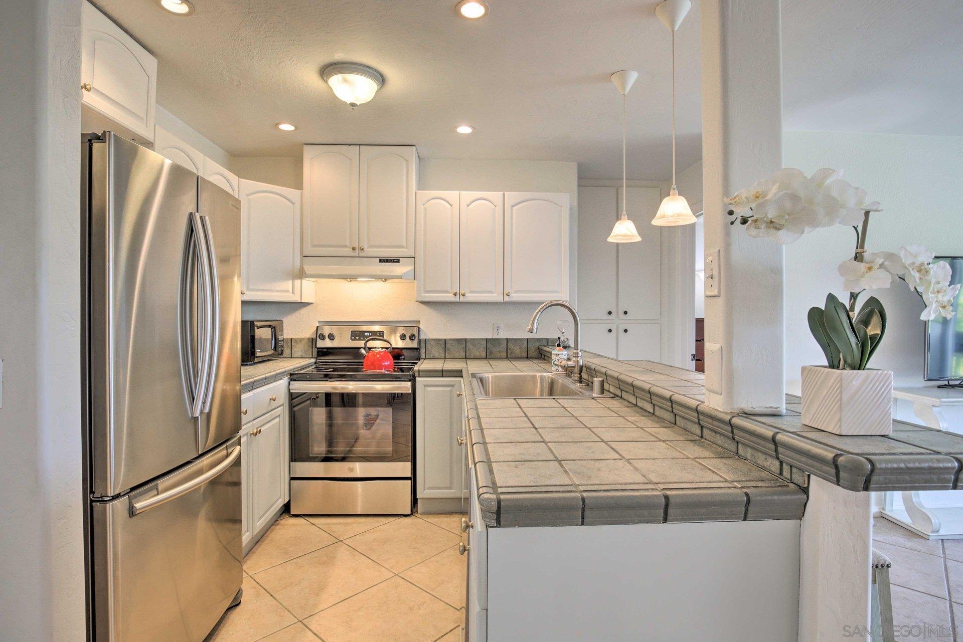 Detail Gallery Image 11 of 29 For 4060  Huerfano Ave  246, San Diego,  CA 92117 - 2 Beds | 2 Baths