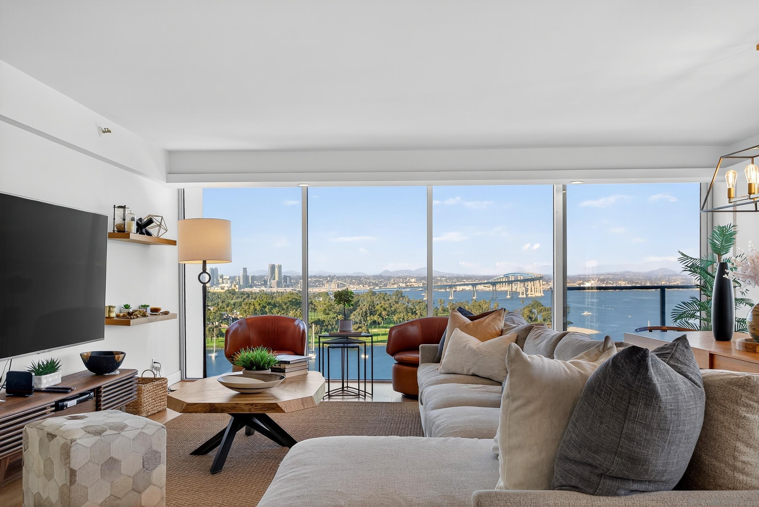 Detail Gallery Image 2 of 60 For 1810  Avenida Del Mundo  1503, Coronado,  CA 92118 - 3 Beds | 3 Baths