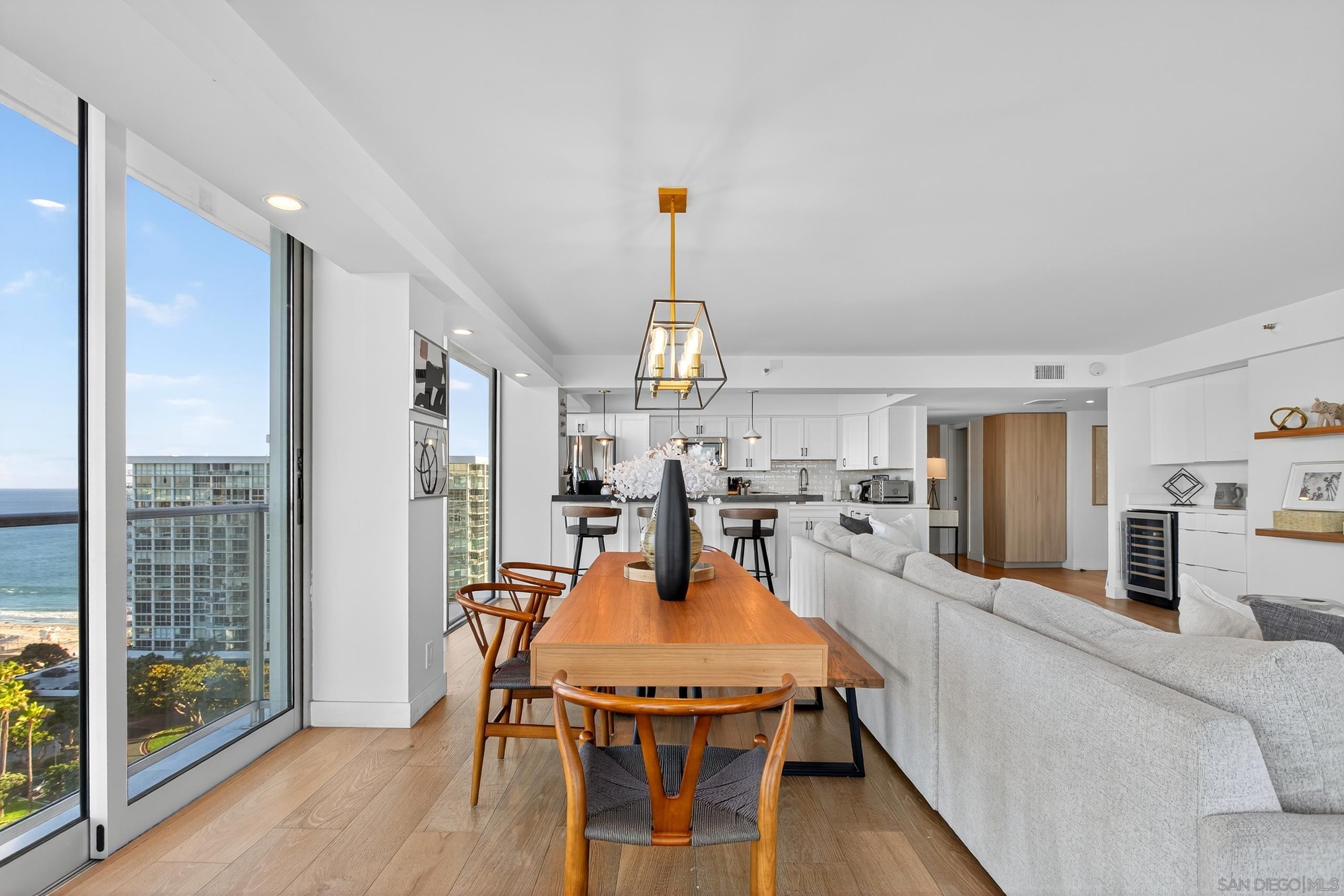 Detail Gallery Image 16 of 60 For 1810  Avenida Del Mundo  1503, Coronado,  CA 92118 - 3 Beds | 3 Baths