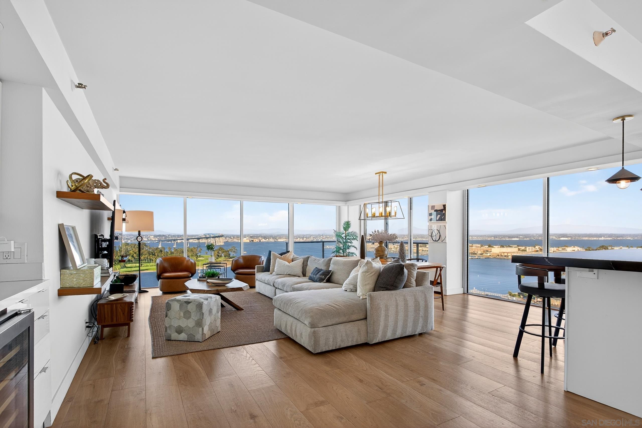 Detail Gallery Image 4 of 60 For 1810  Avenida Del Mundo  1503, Coronado,  CA 92118 - 3 Beds | 3 Baths