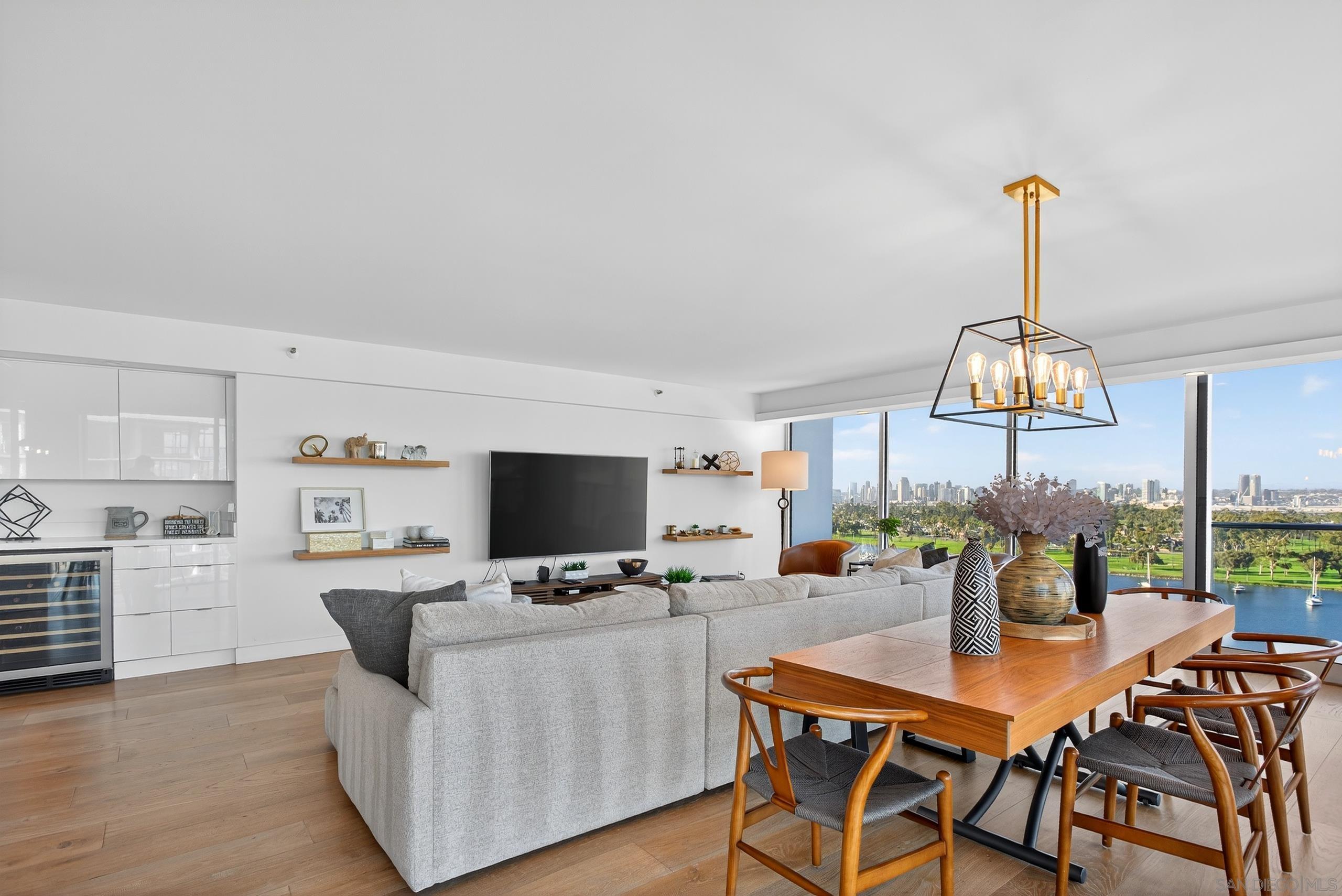 Detail Gallery Image 7 of 60 For 1810  Avenida Del Mundo  1503, Coronado,  CA 92118 - 3 Beds | 3 Baths