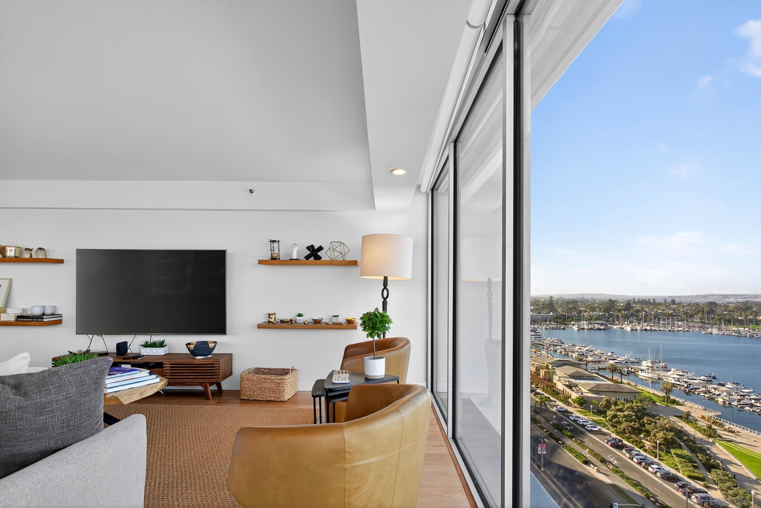 Detail Gallery Image 9 of 60 For 1810  Avenida Del Mundo  1503, Coronado,  CA 92118 - 3 Beds | 3 Baths