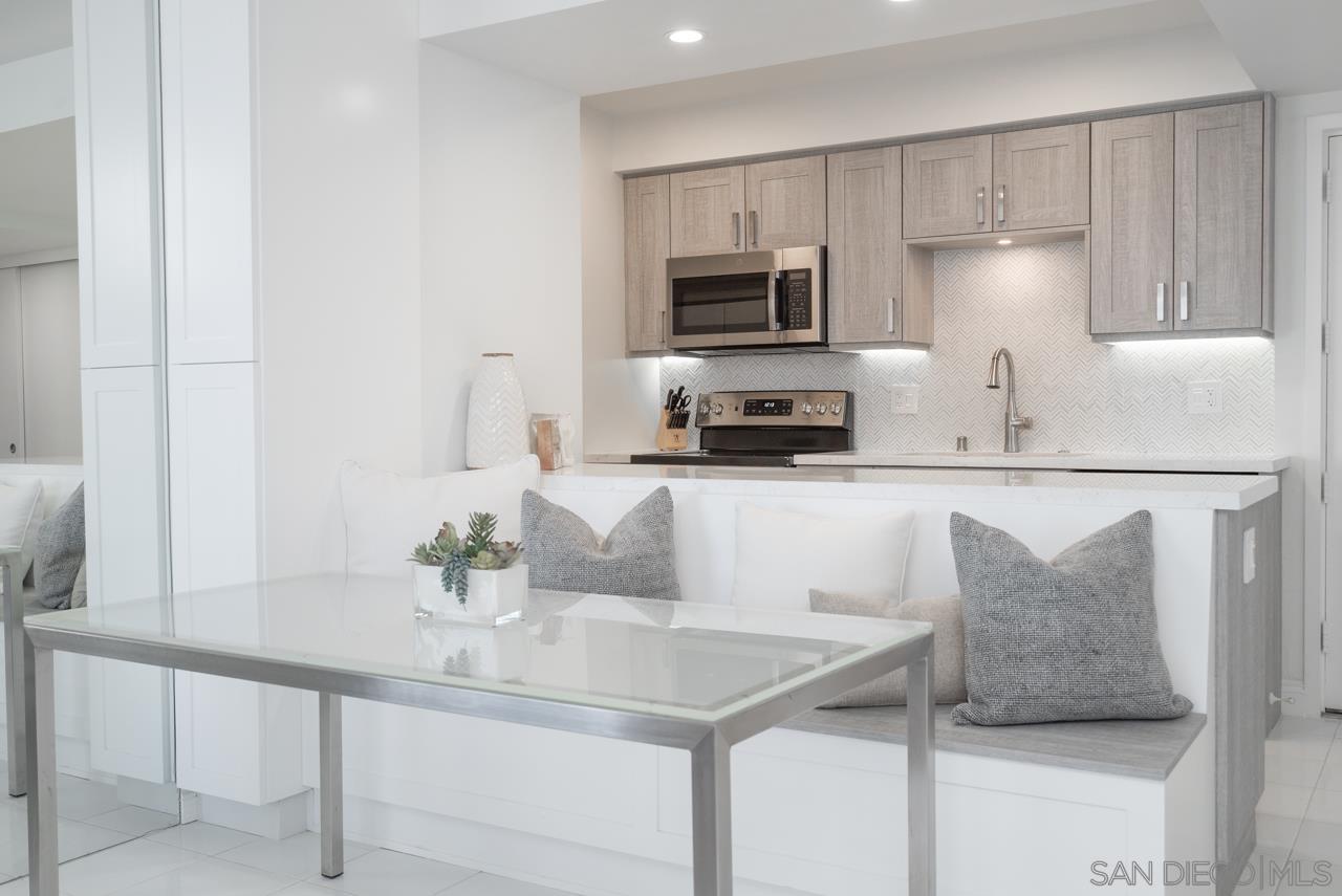 Detail Gallery Image 2 of 17 For 1770  Avenida Del Mundo  701, Coronado,  CA 92118 - 1 Beds | 1 Baths