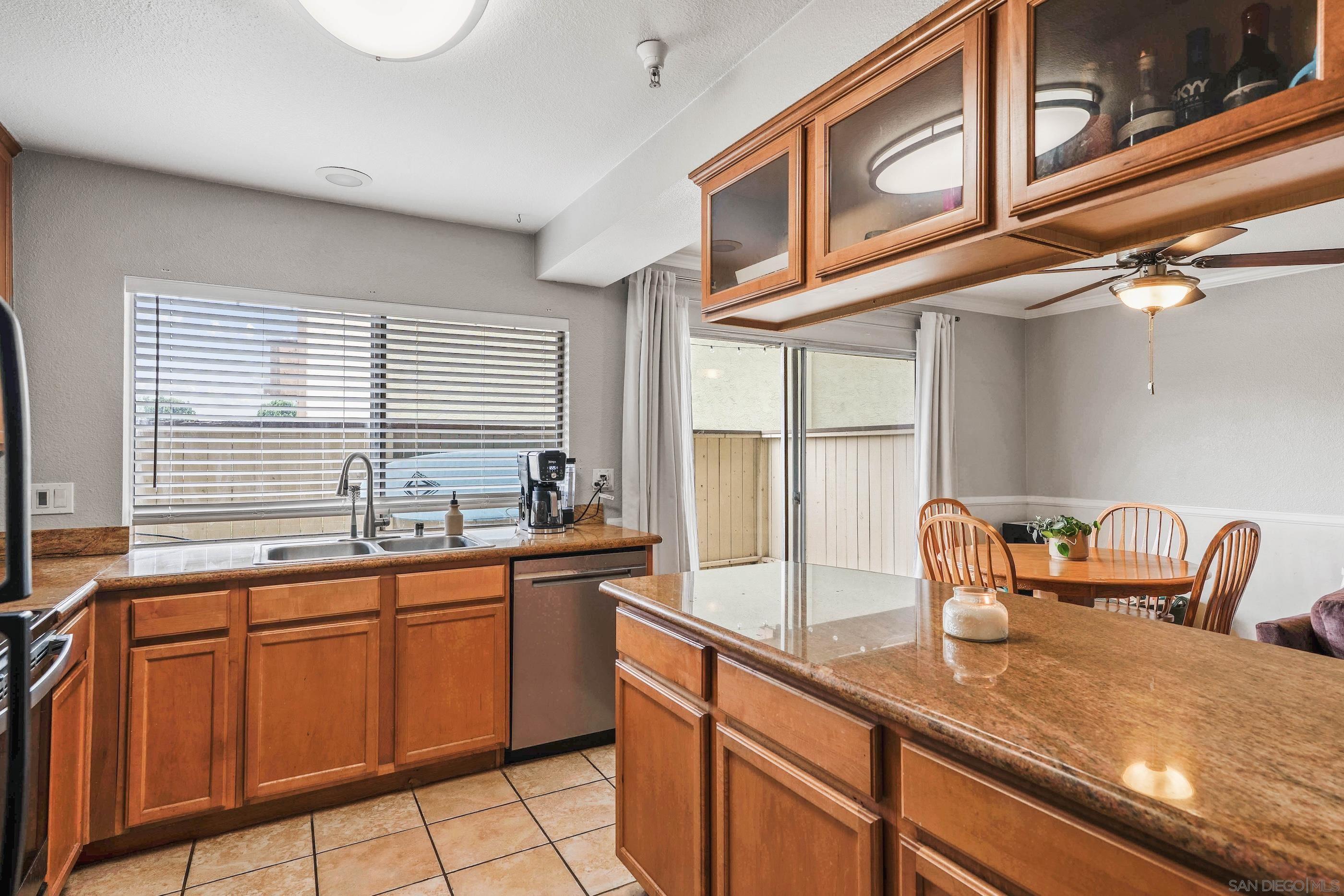 Detail Gallery Image 11 of 25 For 615  Fredricks Ave  #145,  Oceanside,  CA 92058 - 2 Beds | 2 Baths
