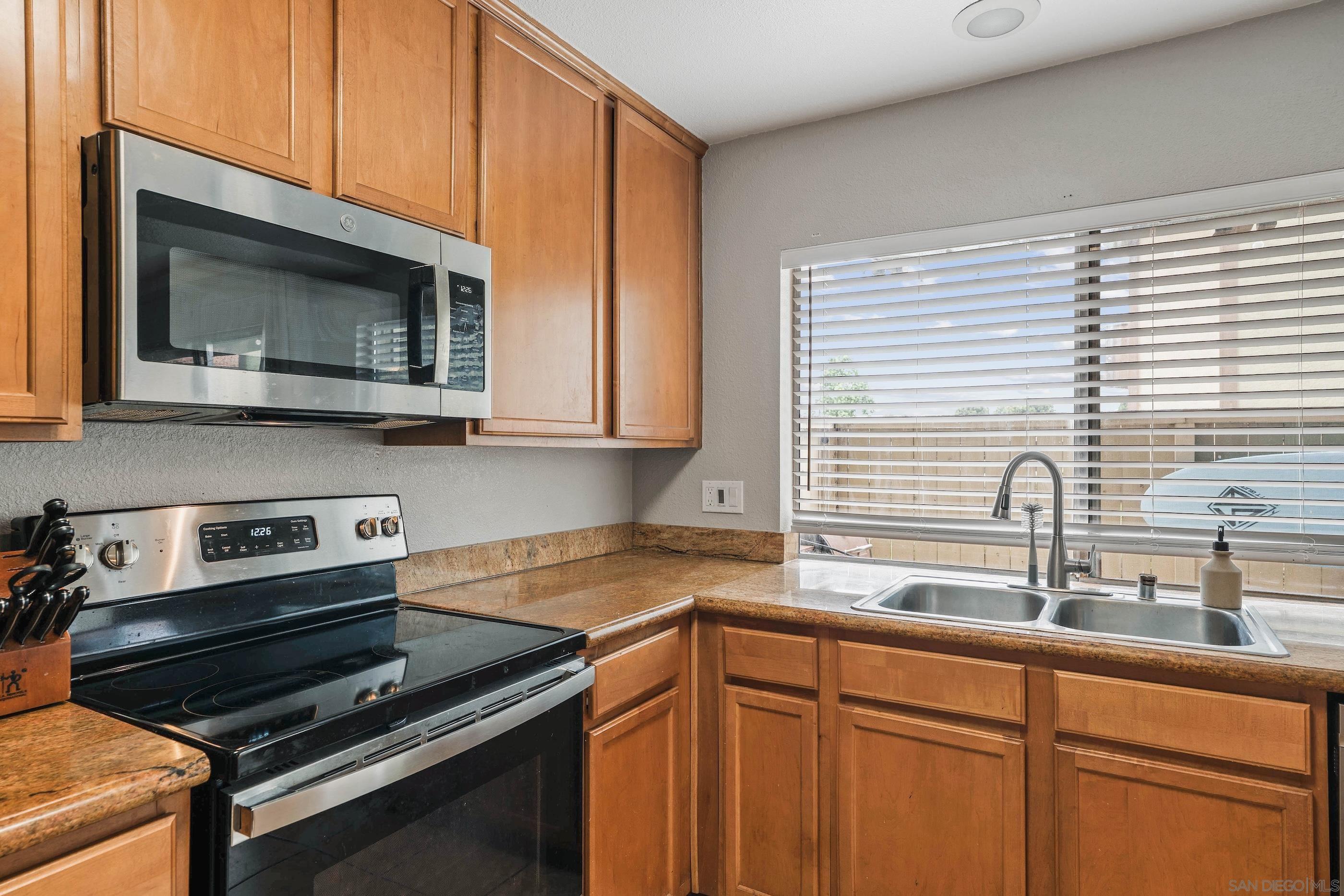 Detail Gallery Image 12 of 25 For 615  Fredricks Ave  #145,  Oceanside,  CA 92058 - 2 Beds | 2 Baths