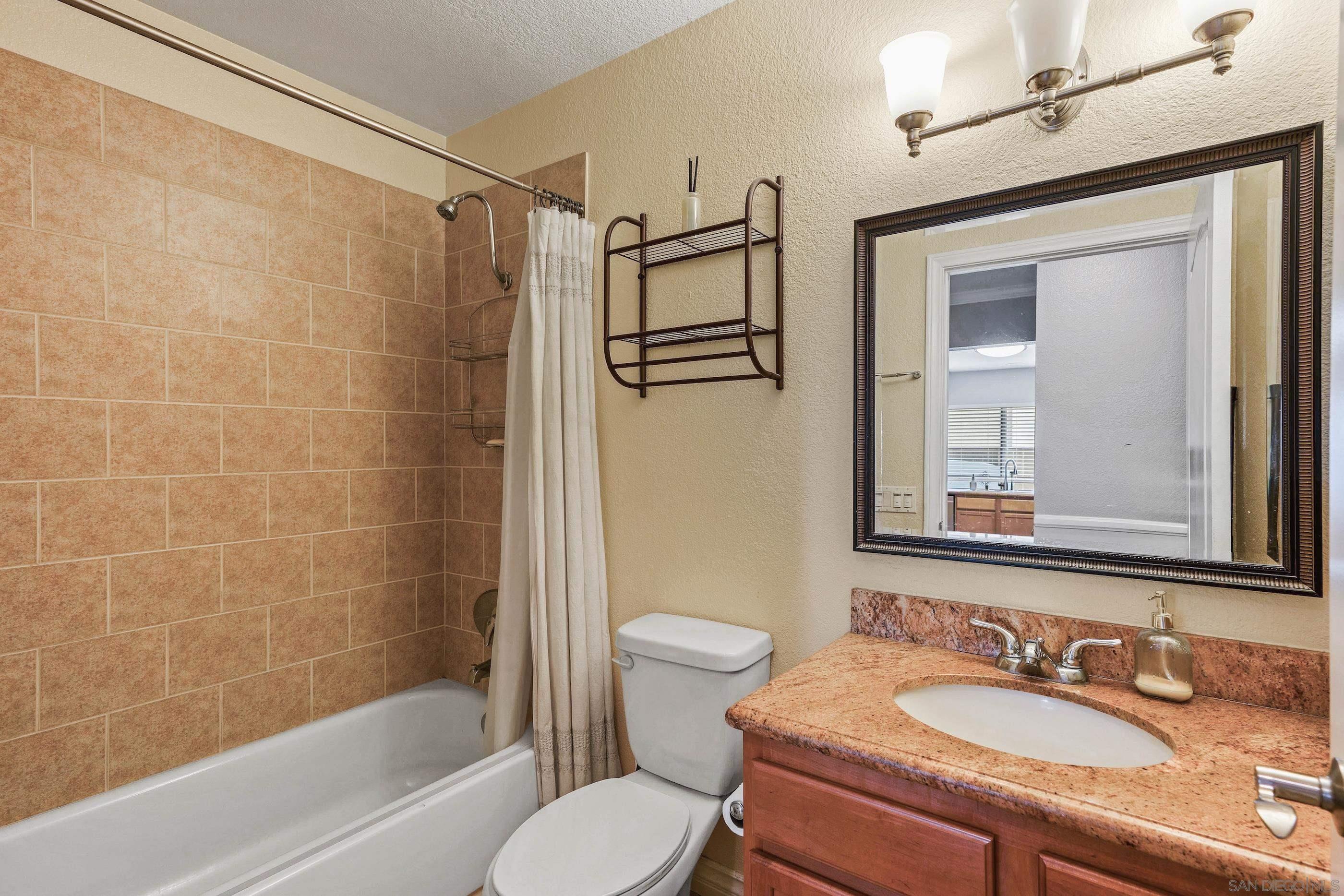 Detail Gallery Image 13 of 25 For 615  Fredricks Ave  #145,  Oceanside,  CA 92058 - 2 Beds | 2 Baths