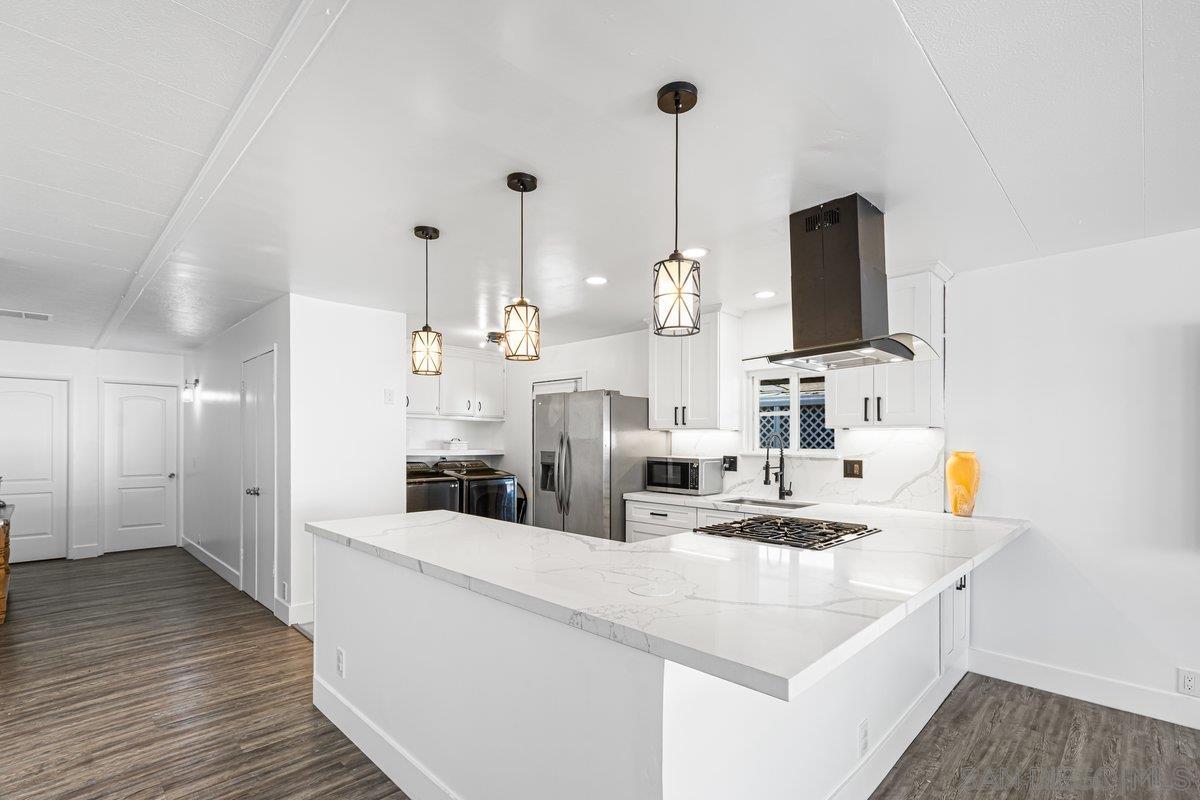 Detail Gallery Image 4 of 20 For 10767  Jamacha Blvd.  #168,  Spring Valley,  CA 91978 - 4 Beds | 2 Baths