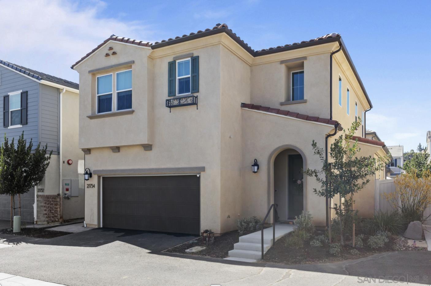 Front Image Thumbnail for SD250036788