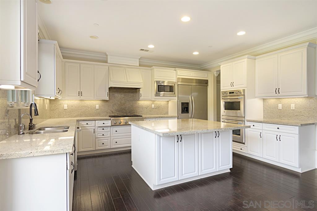 Detail Gallery Image 8 of 24 For 16232  Almanor Way, San Diego,  CA 92127 - 5 Beds | 3 Baths