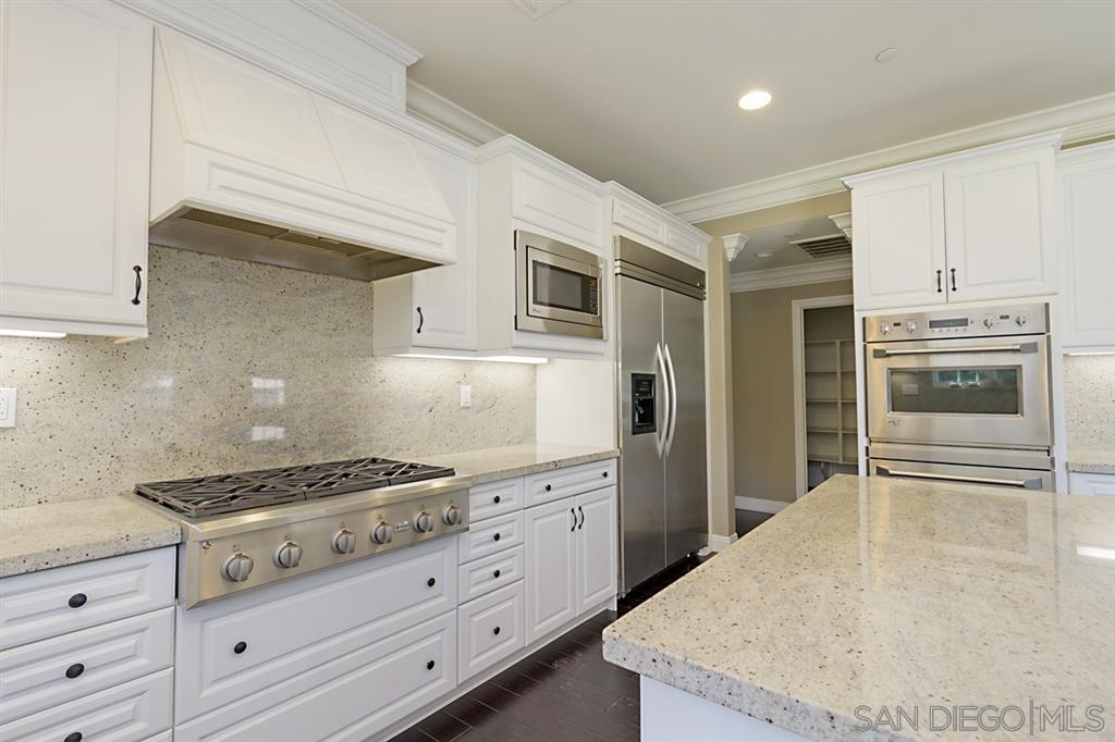 Detail Gallery Image 9 of 24 For 16232  Almanor Way, San Diego,  CA 92127 - 5 Beds | 3 Baths