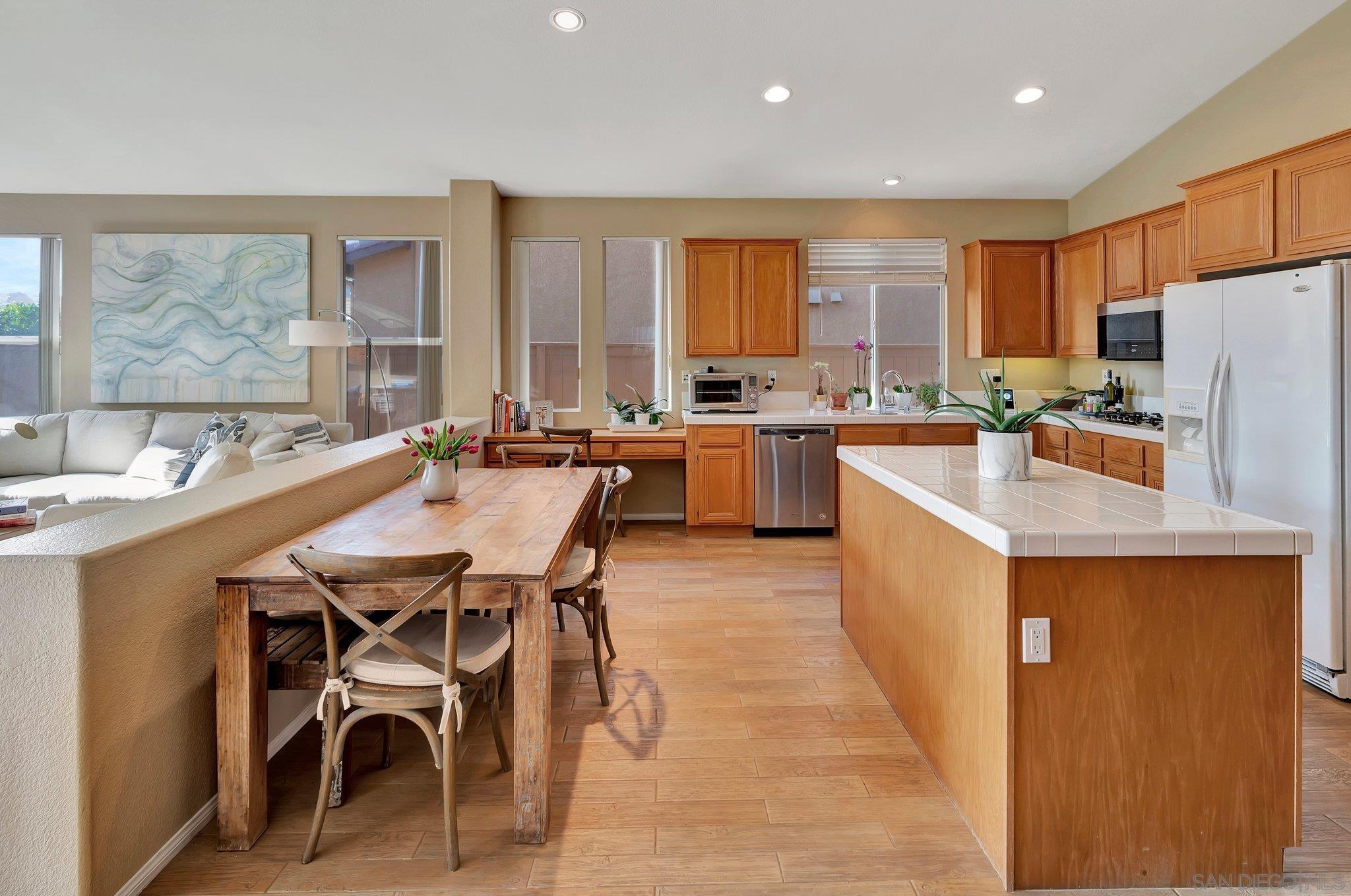 Detail Gallery Image 13 of 40 For 2251  Paseo Saucedal, Carlsbad,  CA 92009 - 3 Beds | 2 Baths