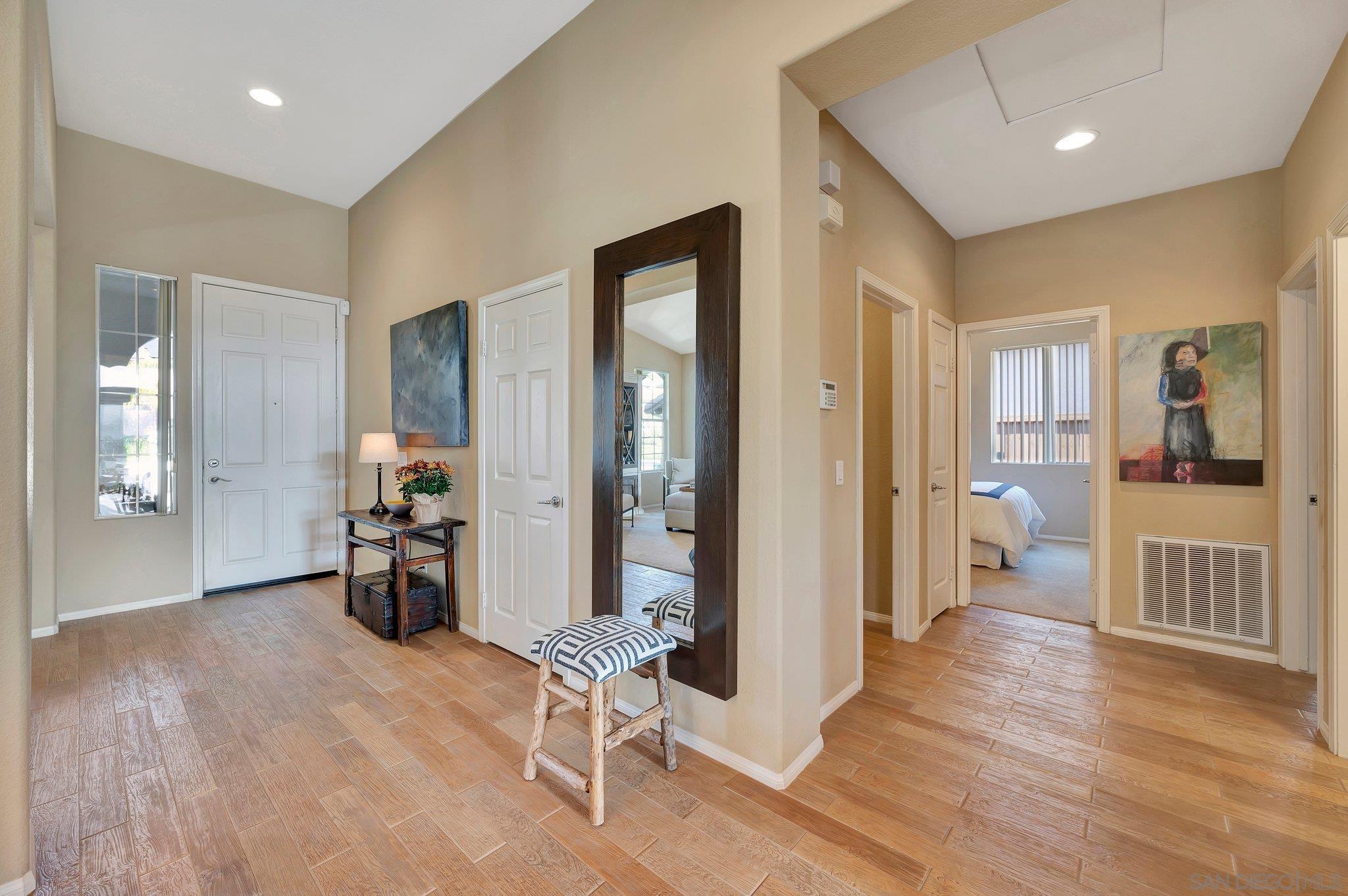 Detail Gallery Image 4 of 40 For 2251  Paseo Saucedal, Carlsbad,  CA 92009 - 3 Beds | 2 Baths