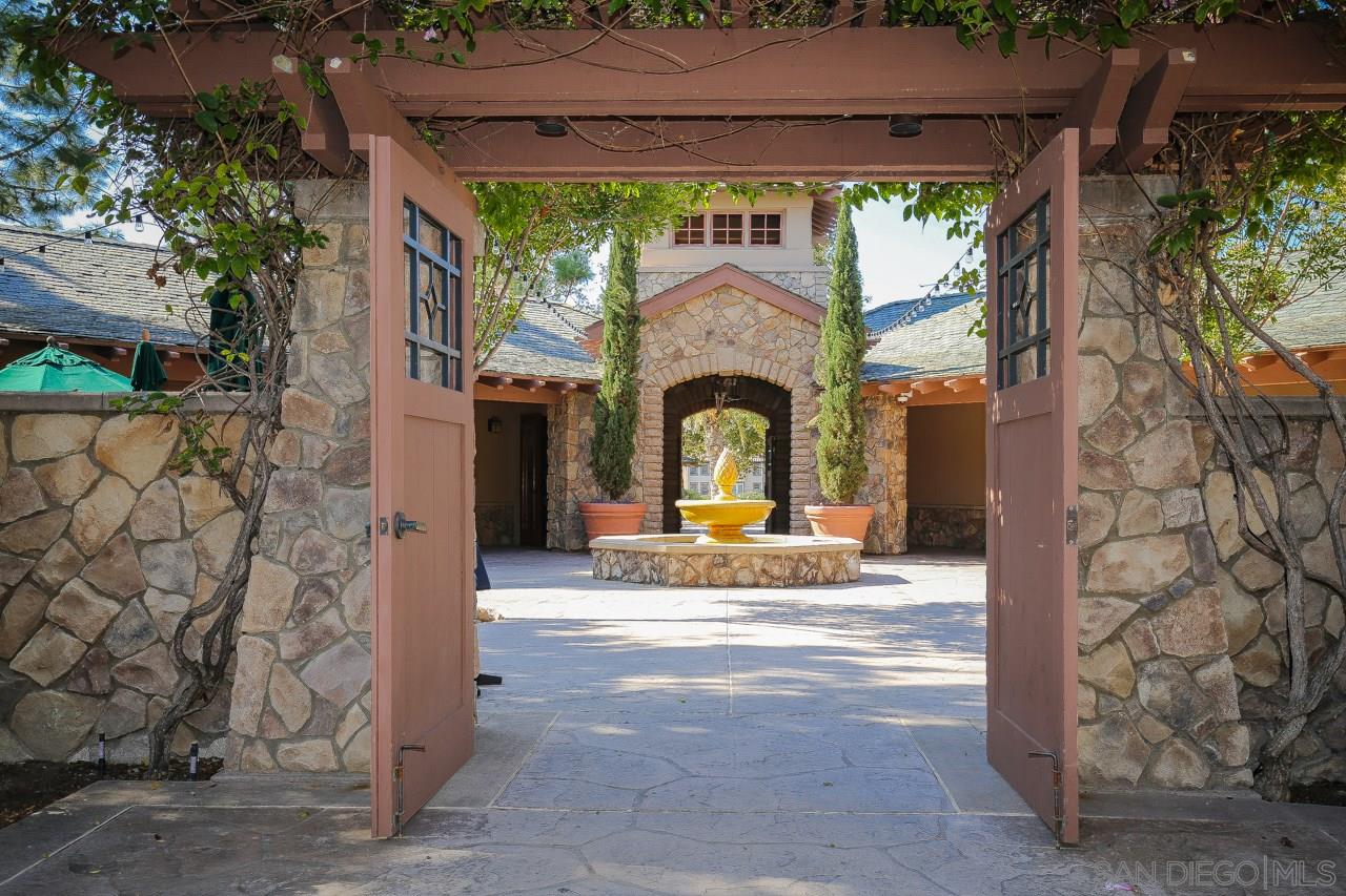 Detail Gallery Image 33 of 40 For 2251  Paseo Saucedal, Carlsbad,  CA 92009 - 3 Beds | 2 Baths