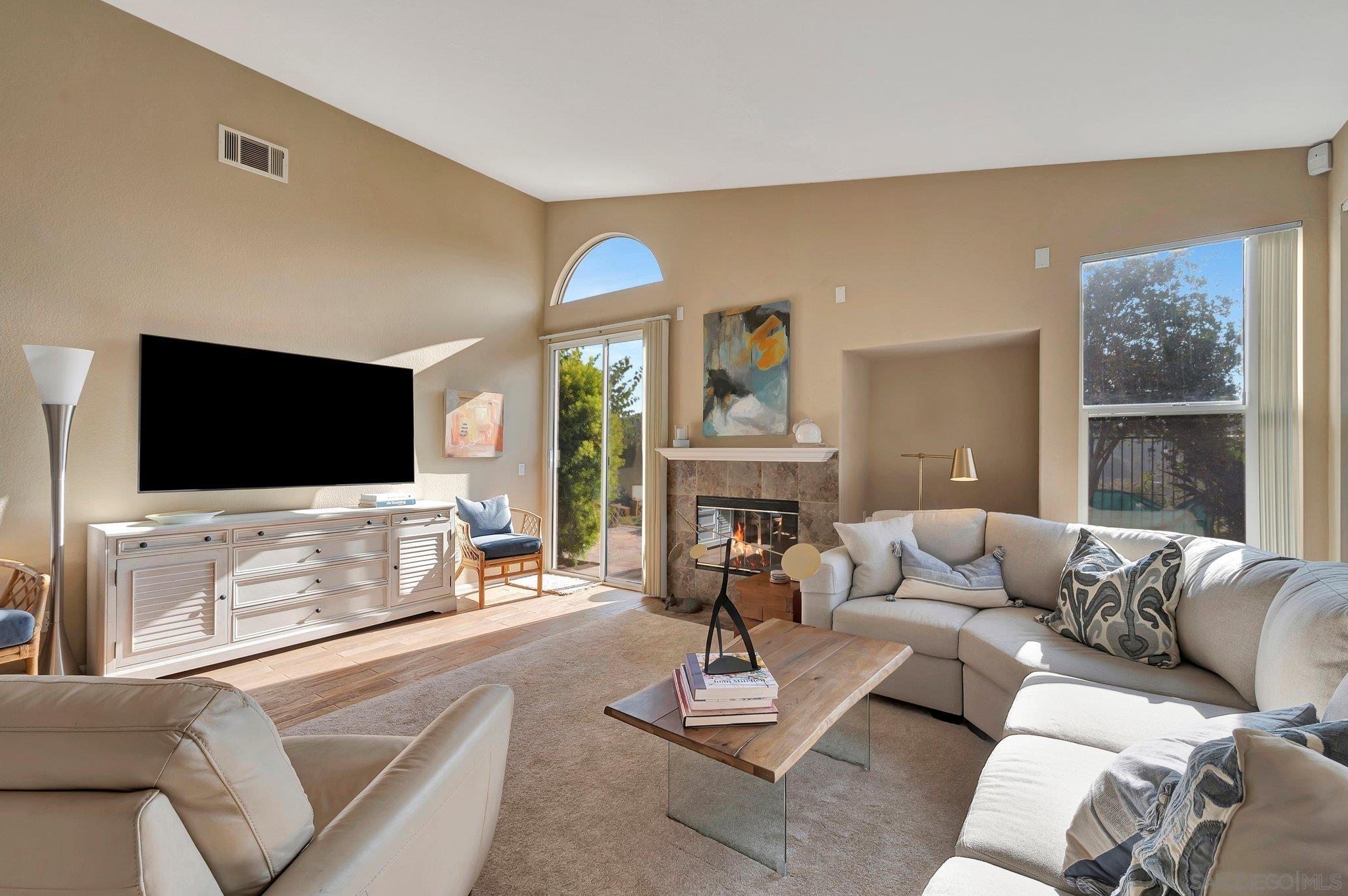 Detail Gallery Image 8 of 40 For 2251  Paseo Saucedal, Carlsbad,  CA 92009 - 3 Beds | 2 Baths