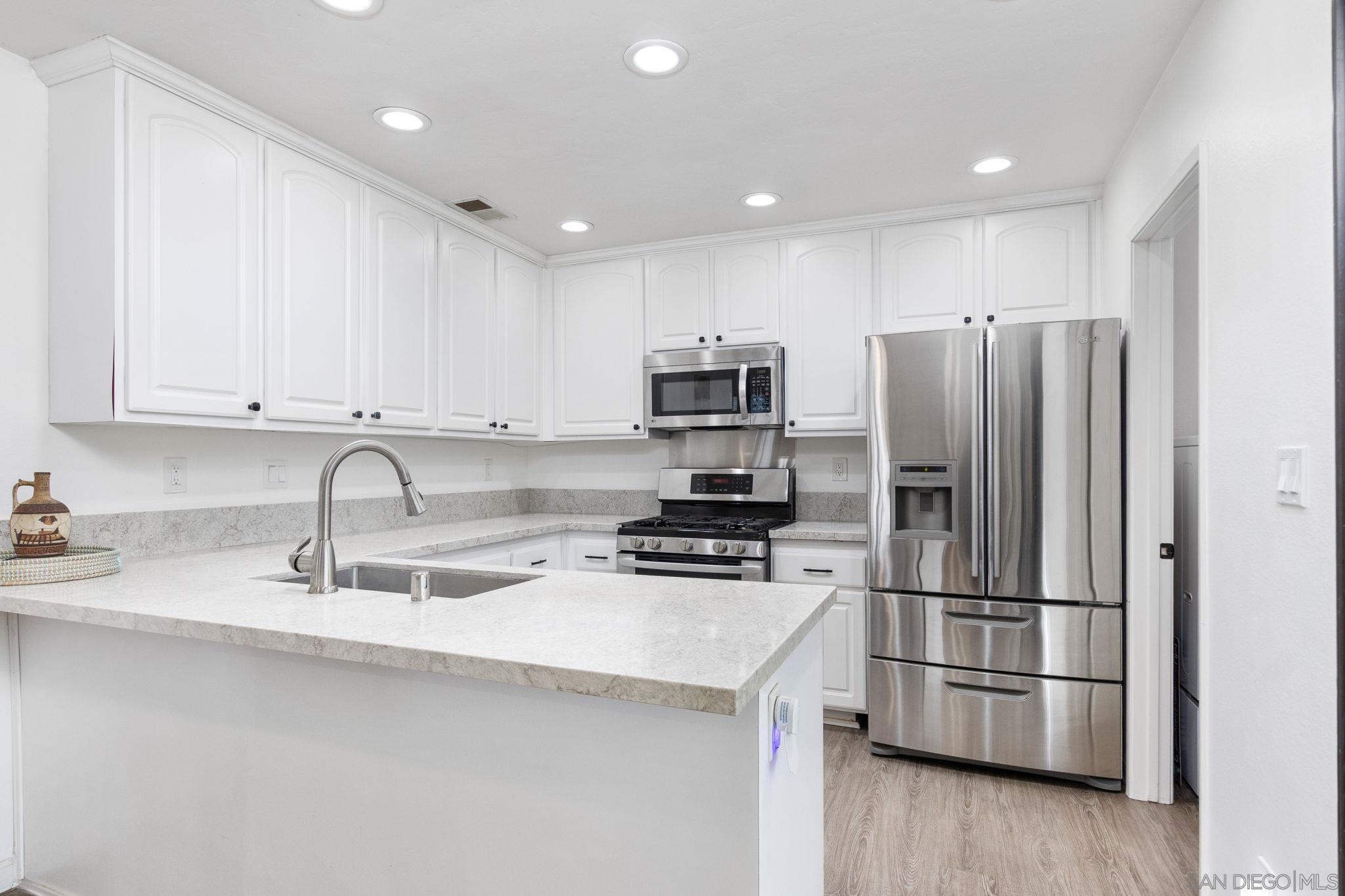 Front Image Thumbnail for SD250036850