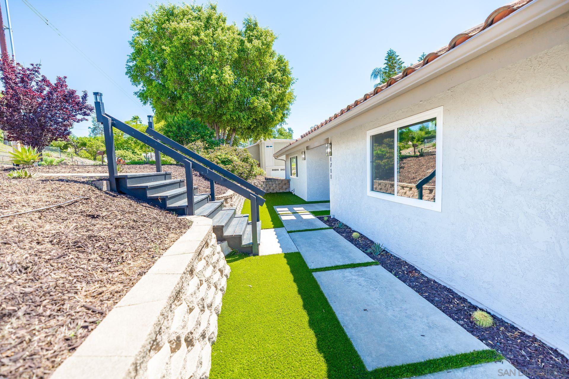 Front Image Thumbnail for SD250036868