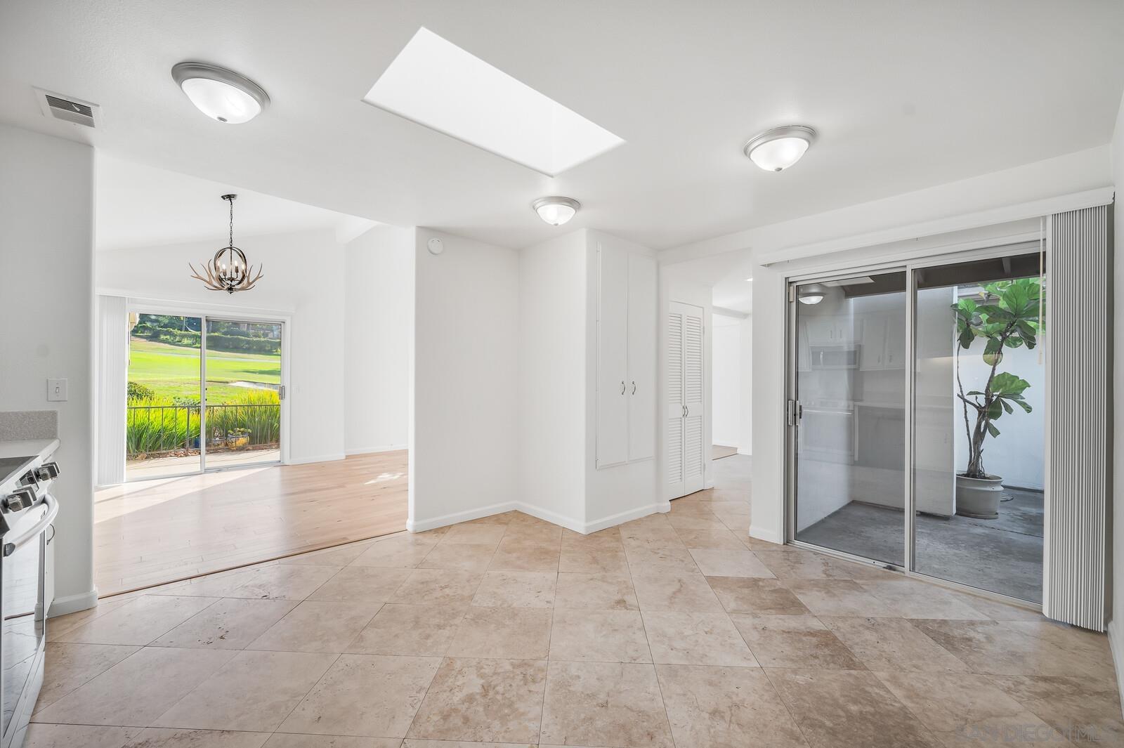 Detail Gallery Image 14 of 22 For 131  Saltillo Court, Solana Beach,  CA 92075 - 2 Beds | 2 Baths