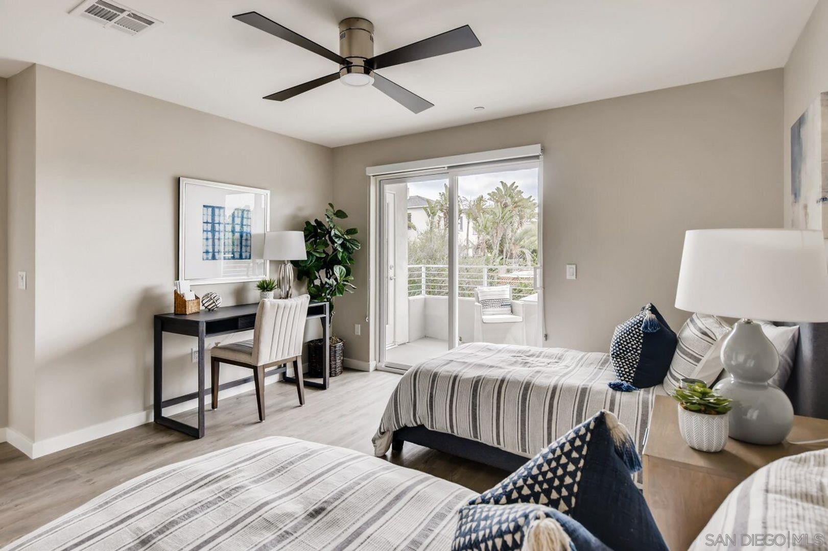 Detail Gallery Image 5 of 14 For 3909  Voltaire St  310, San Diego,  CA 92107 - 2 Beds | 2 Baths