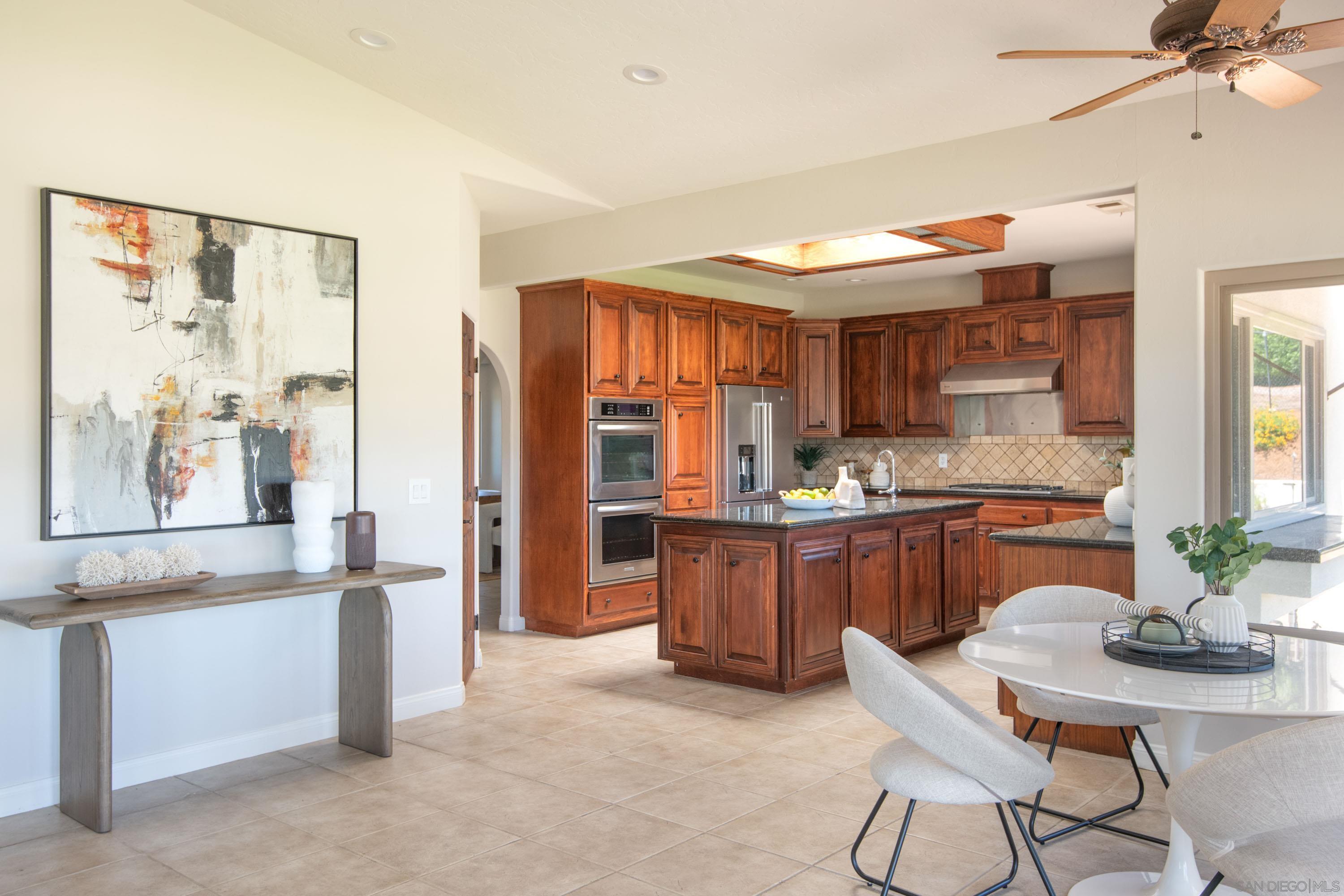 Detail Gallery Image 11 of 67 For 30343  Calle La Reina, Bonsall,  CA 92003 - 4 Beds | 4 Baths