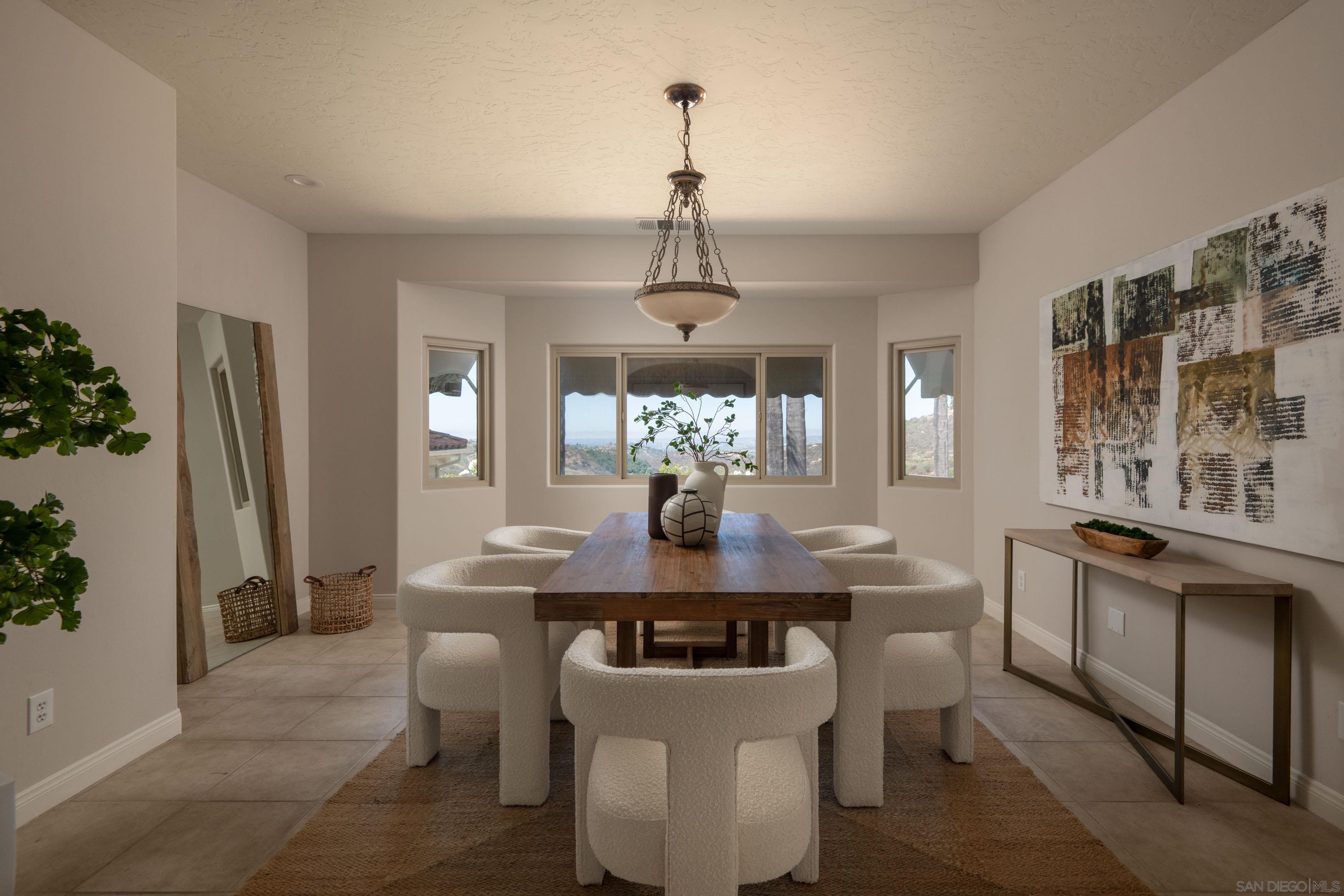 Detail Gallery Image 14 of 67 For 30343  Calle La Reina, Bonsall,  CA 92003 - 4 Beds | 4 Baths