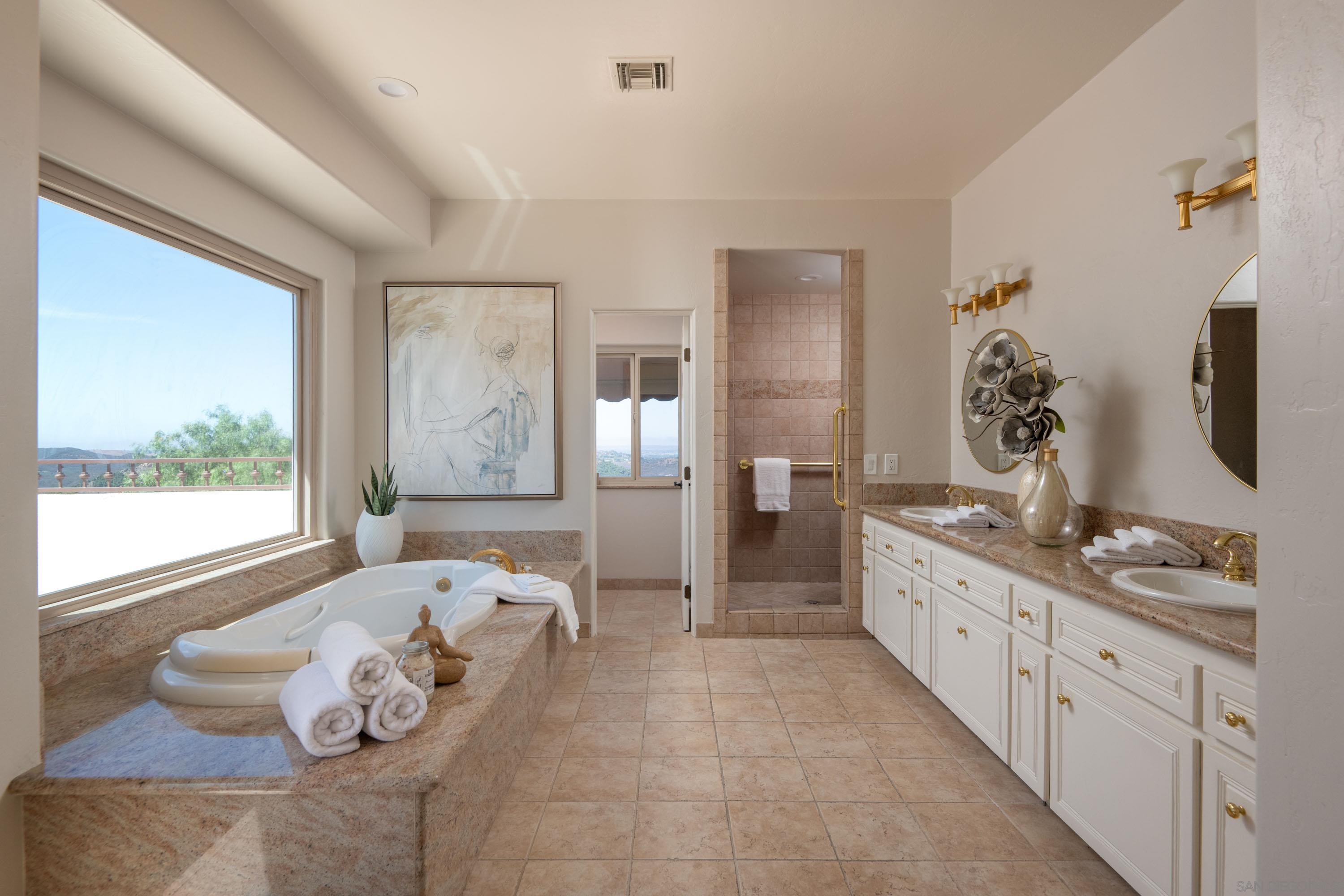 Detail Gallery Image 14 of 47 For 30343  Calle La Reina, Bonsall,  CA 92003 - 4 Beds | 4 Baths