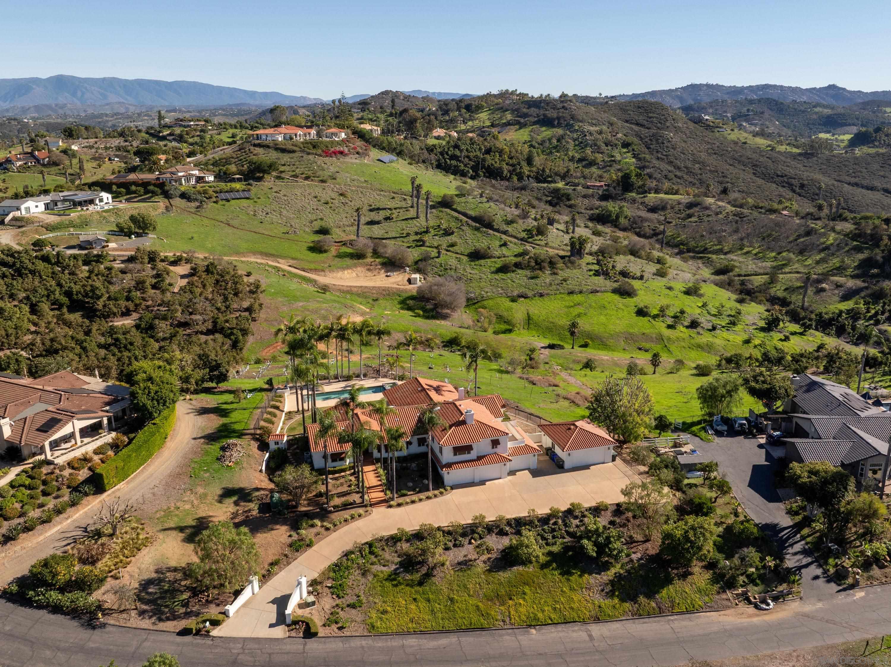 Detail Gallery Image 20 of 67 For 30343  Calle La Reina, Bonsall,  CA 92003 - 4 Beds | 4 Baths