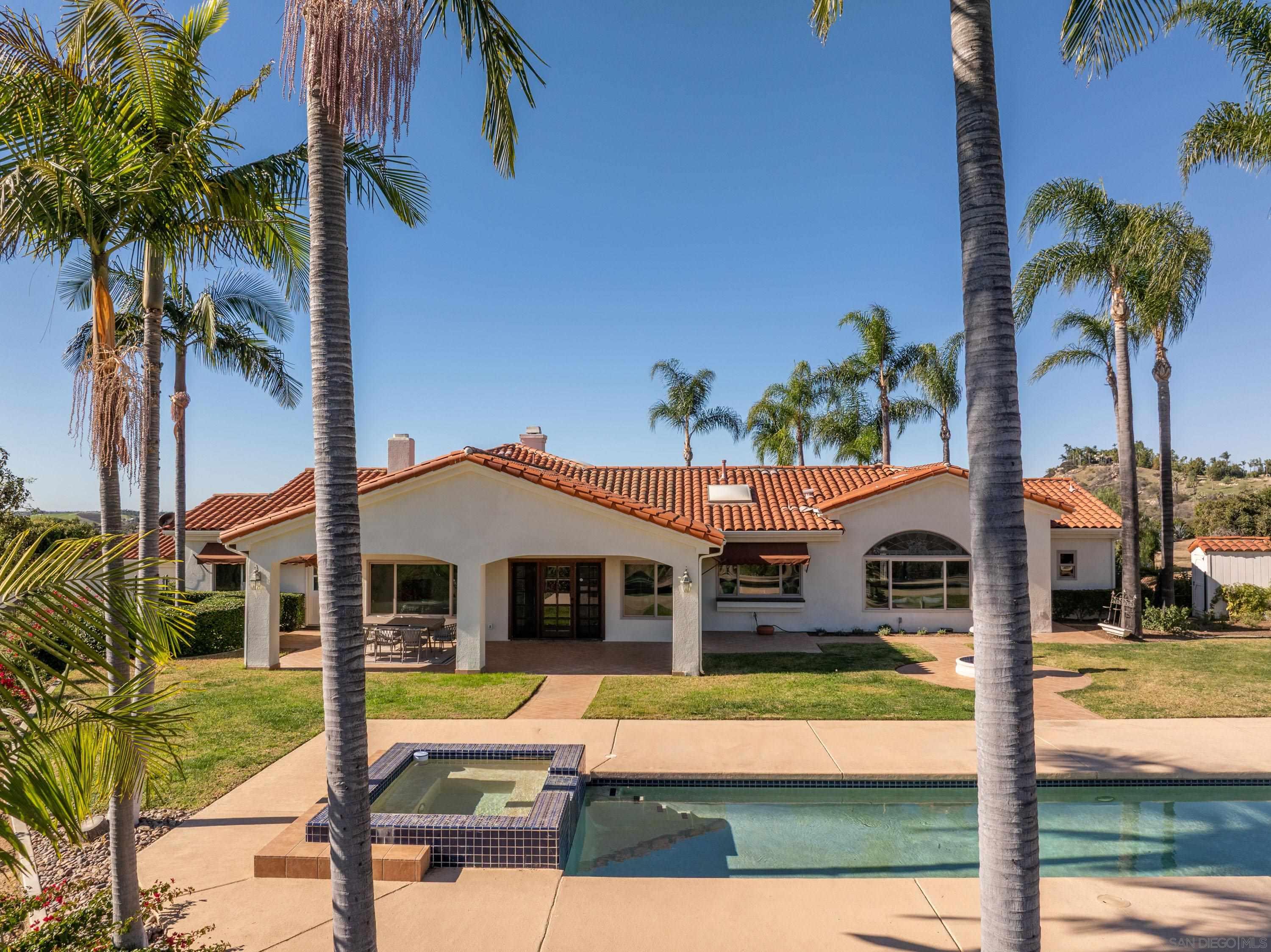 Detail Gallery Image 3 of 67 For 30343  Calle La Reina, Bonsall,  CA 92003 - 4 Beds | 4 Baths