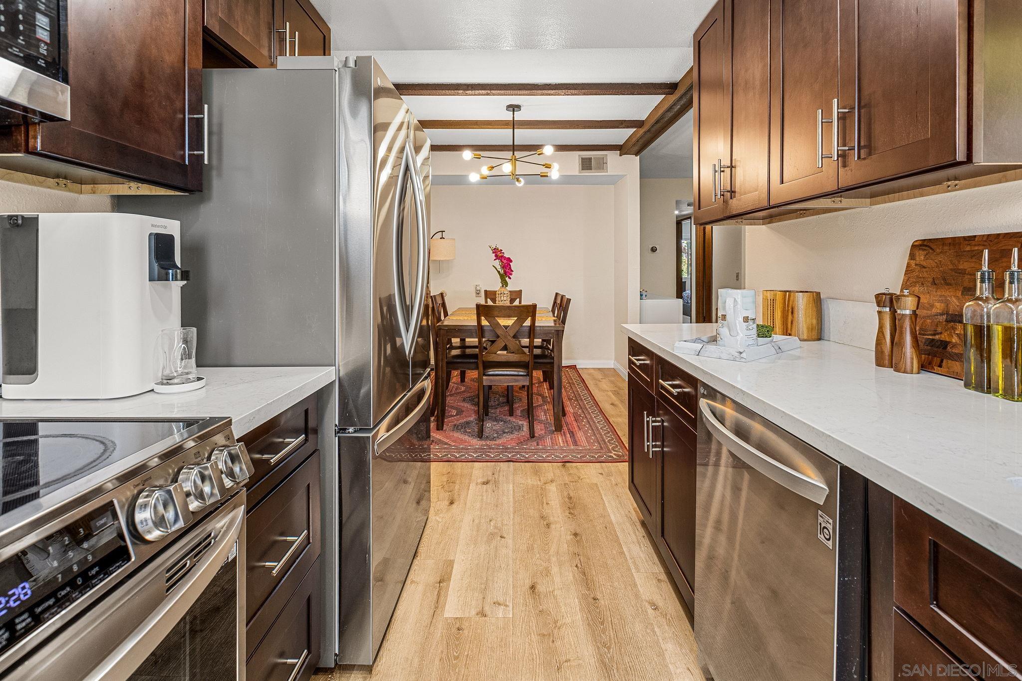 Detail Gallery Image 5 of 30 For 5350  Baltimore Dr  #20,  La Mesa,  CA 91942 - 2 Beds | 2 Baths