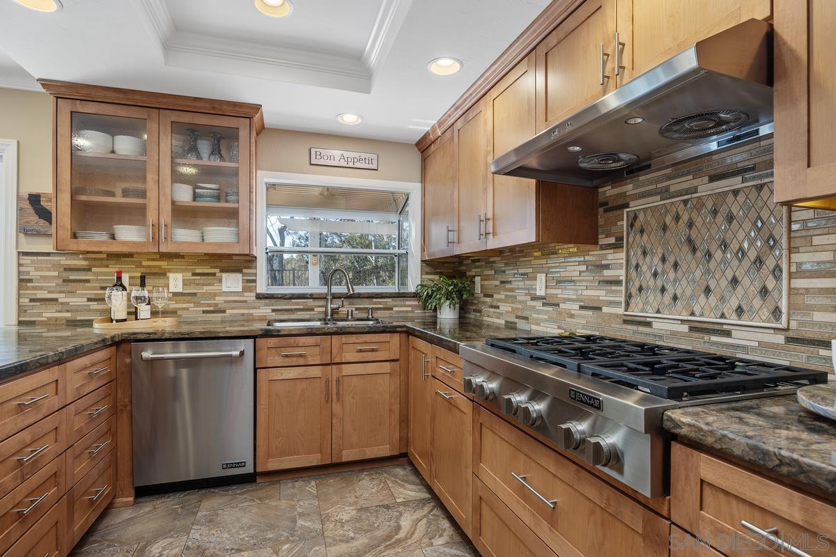 Detail Gallery Image 12 of 34 For 12026  Medoc Ln., San Diego,  CA 92131 - 4 Beds | 2/1 Baths