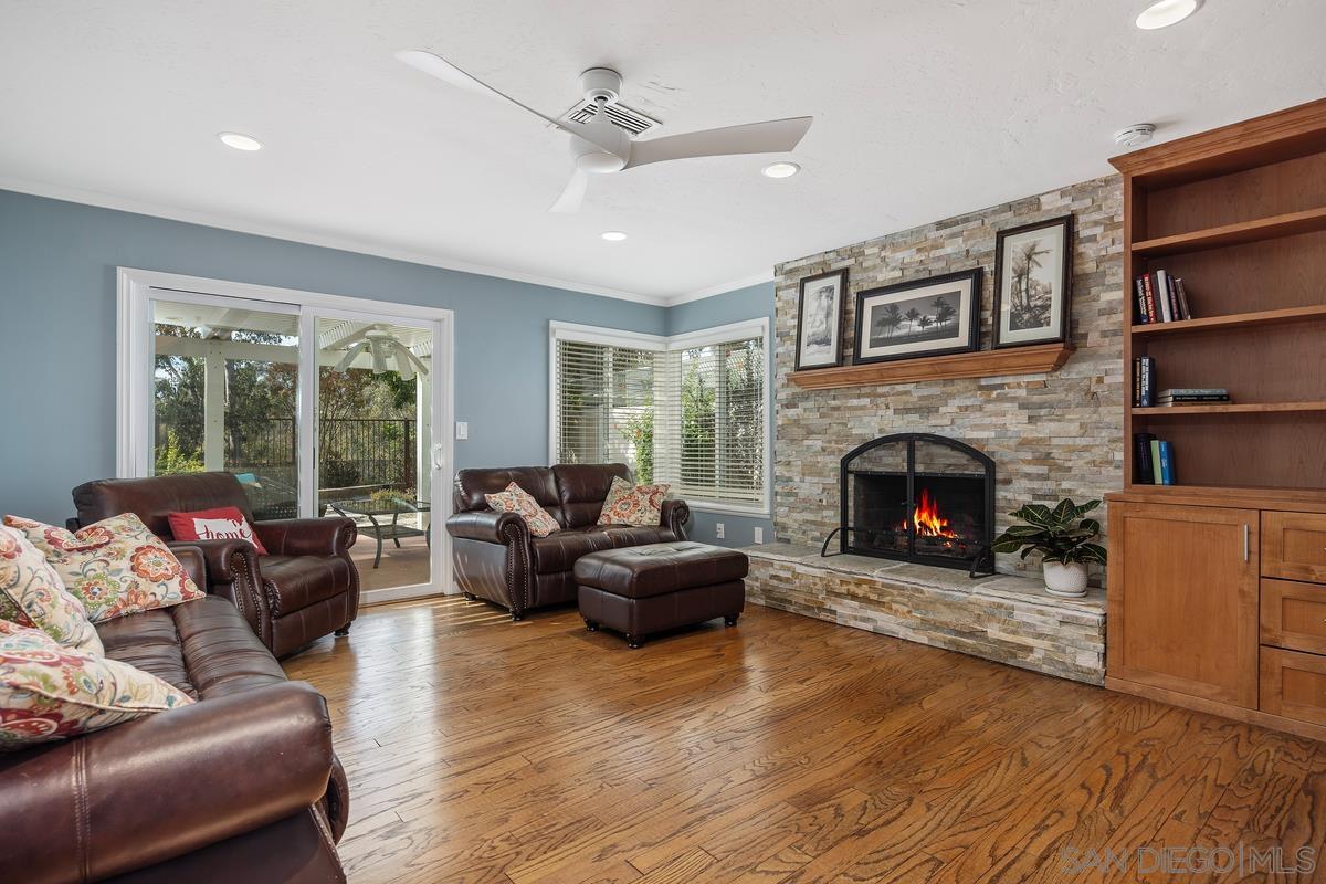 Detail Gallery Image 15 of 34 For 12026  Medoc Ln., San Diego,  CA 92131 - 4 Beds | 2/1 Baths