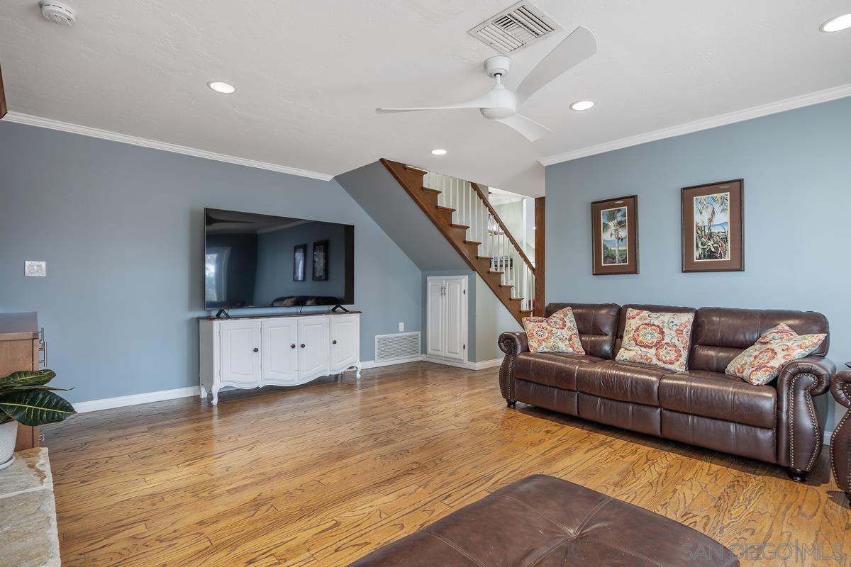 Detail Gallery Image 16 of 34 For 12026  Medoc Ln., San Diego,  CA 92131 - 4 Beds | 2/1 Baths