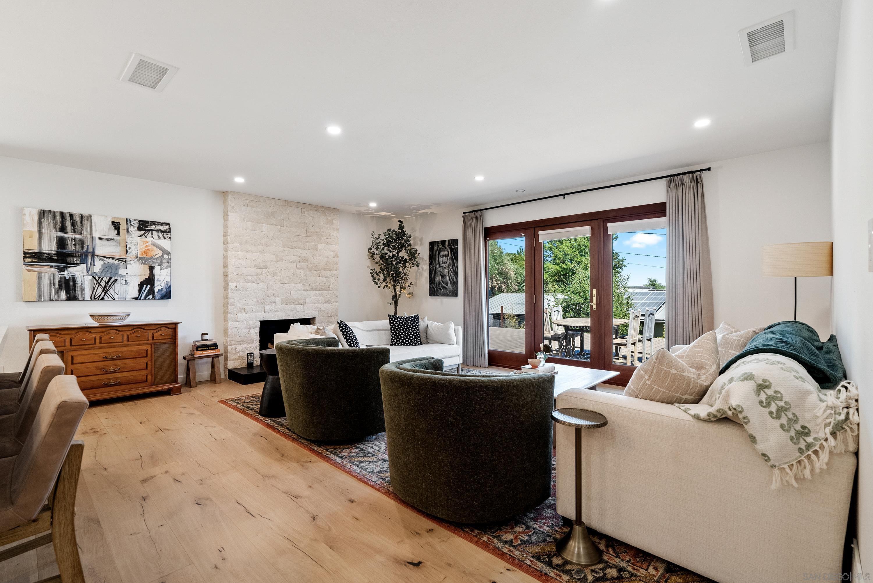 Detail Gallery Image 4 of 31 For 1714  Highland Park Dr, Paso Robles,  CA 93446 - 3 Beds | 2 Baths