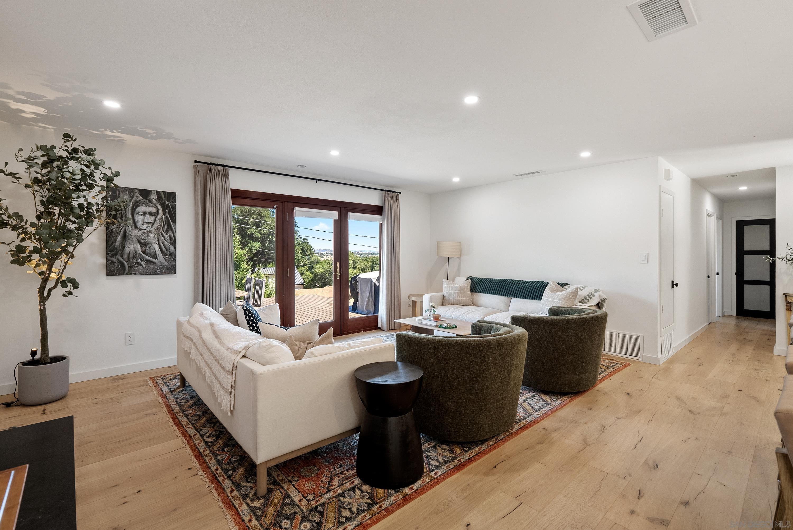 Detail Gallery Image 8 of 31 For 1714  Highland Park Dr, Paso Robles,  CA 93446 - 3 Beds | 2 Baths