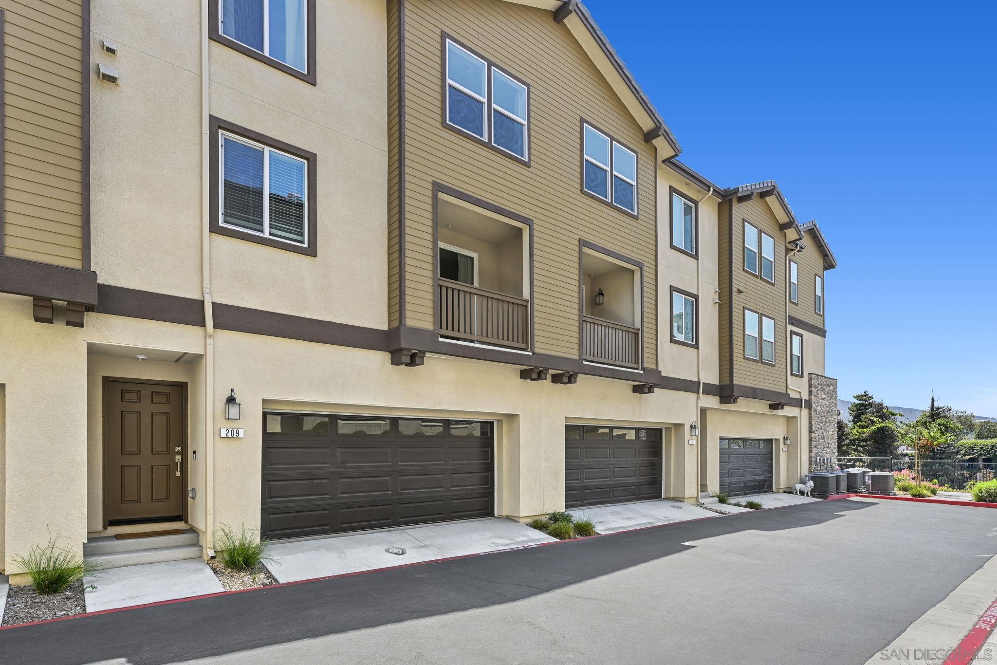 Front Image Thumbnail for SD250037096