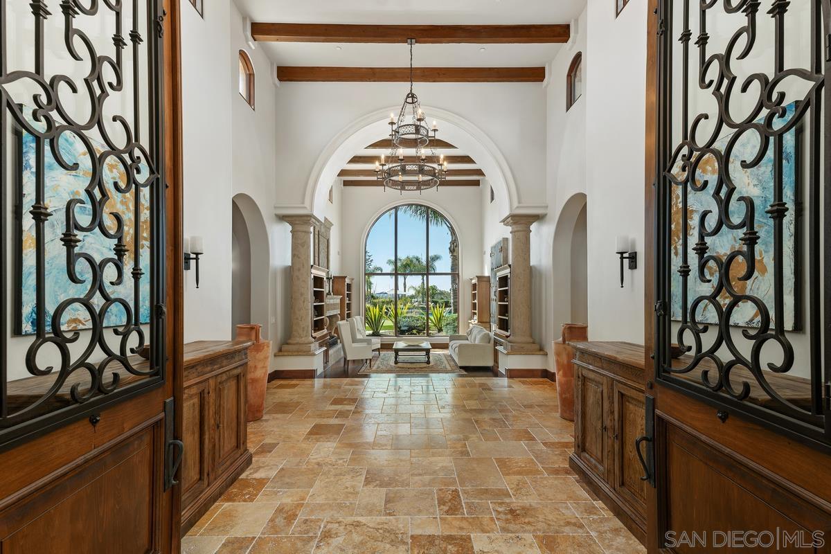 Detail Gallery Image 2 of 29 For 14778  El Rodeo Ct, Rancho Santa Fe,  CA 92067 - 7 Beds | 7/3 Baths