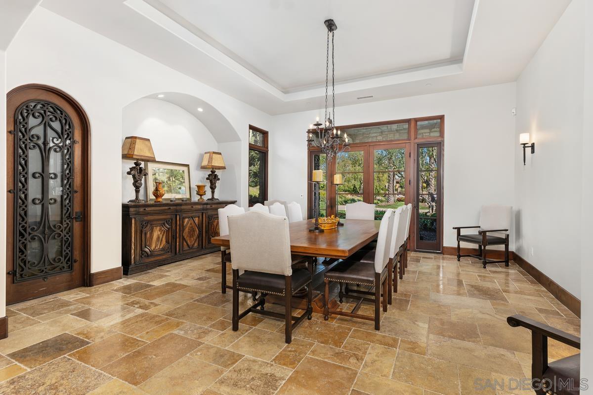 Detail Gallery Image 7 of 29 For 14778  El Rodeo Ct, Rancho Santa Fe,  CA 92067 - 7 Beds | 7/3 Baths