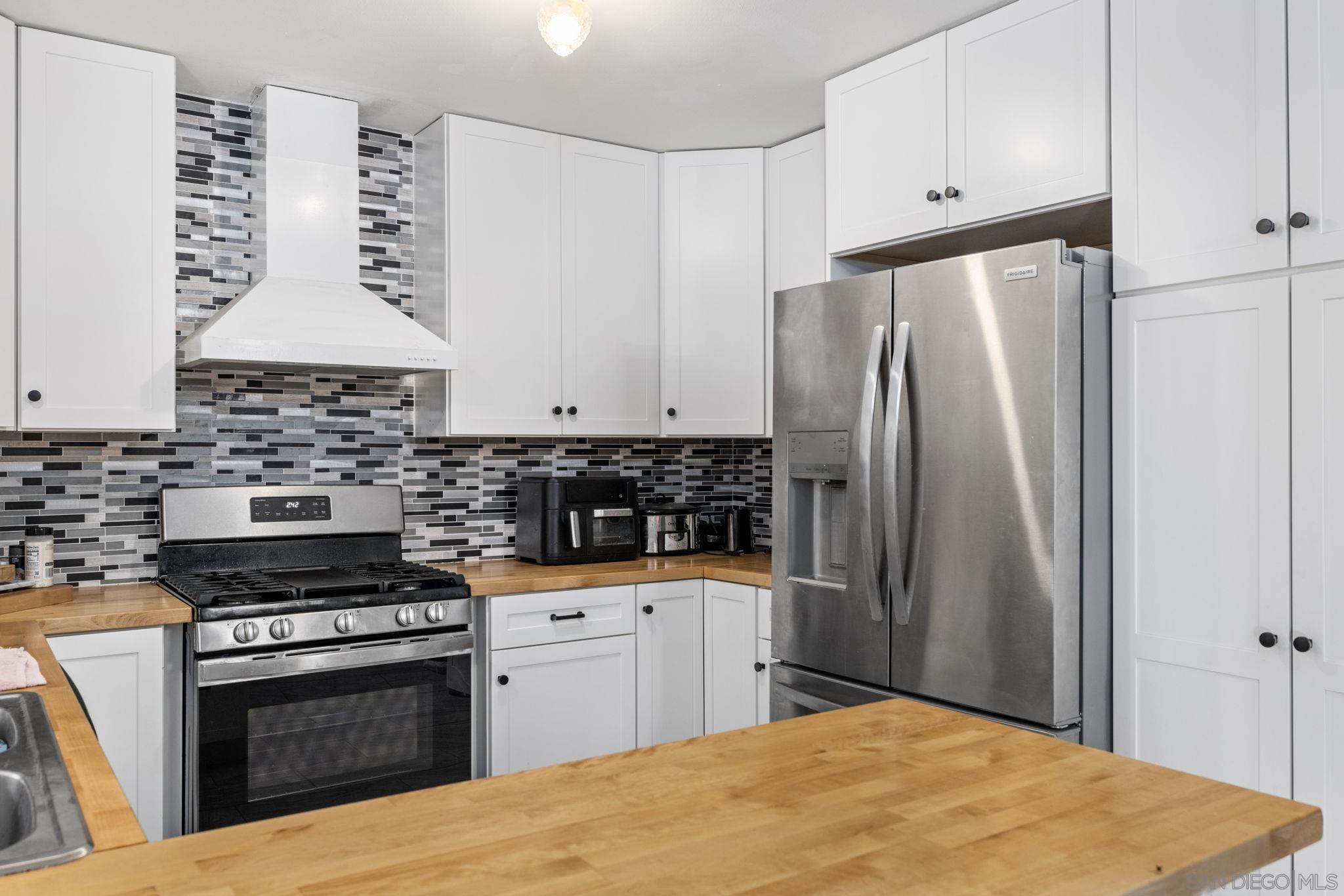 Front Image Thumbnail for SD250037148