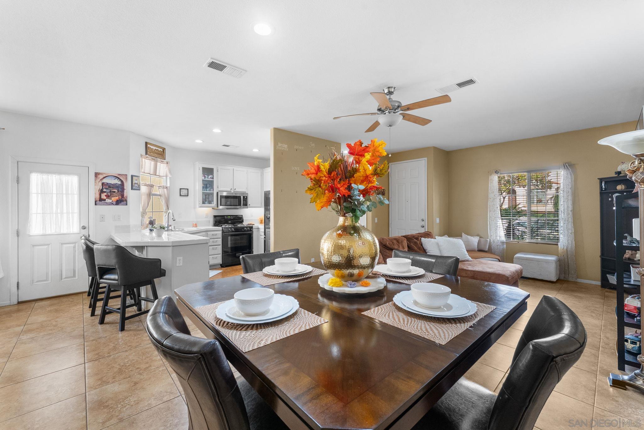 Detail Gallery Image 9 of 37 For 1924  Geyserville Street, Chula Vista,  CA 91913 - 4 Beds | 2/1 Baths