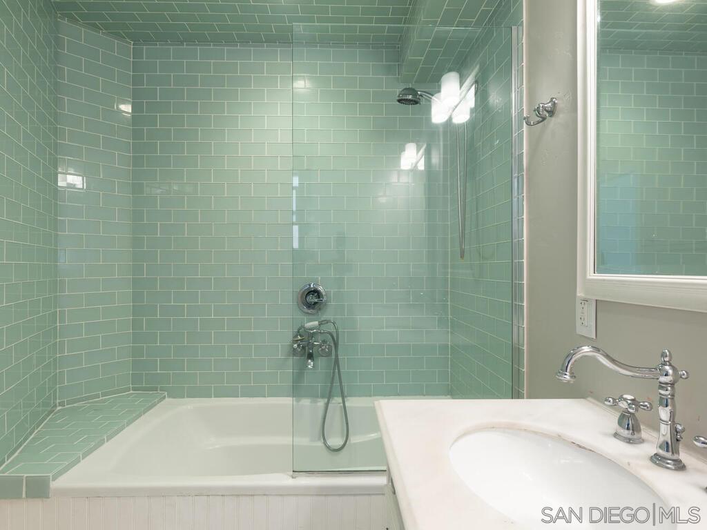 Detail Gallery Image 20 of 27 For 3614  Wawona Dr, San Diego,  CA 92106 - 3 Beds | 2 Baths