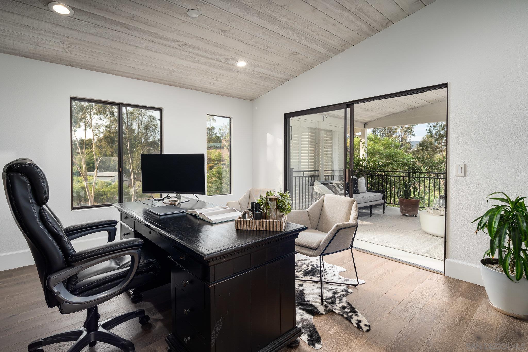 Detail Gallery Image 13 of 31 For 19950  Elfin Forest Ln, Escondido,  CA 92029 - 5 Beds | 3 Baths