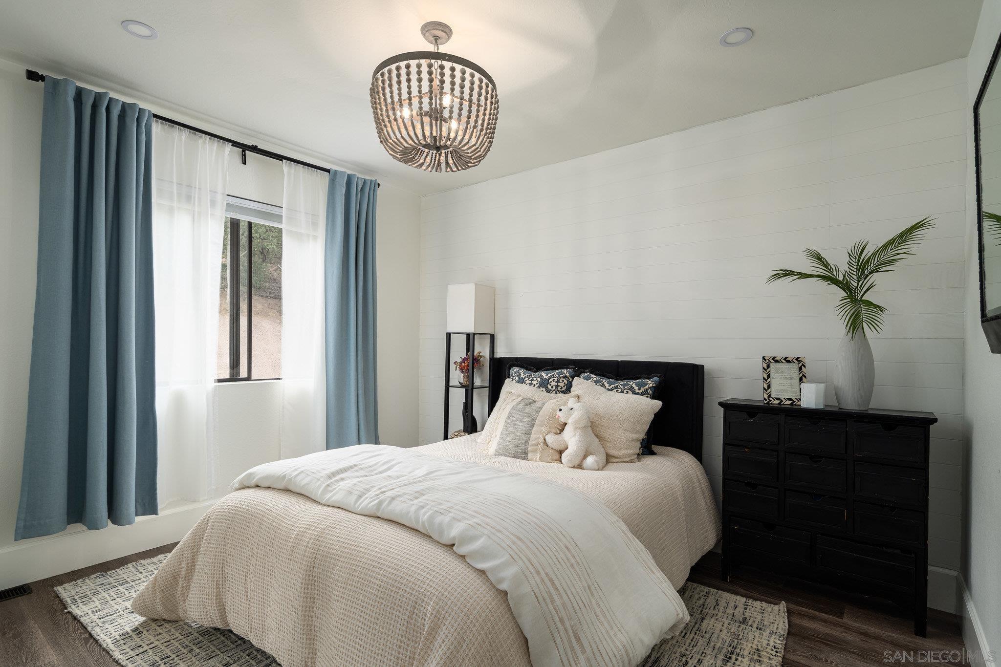 Detail Gallery Image 16 of 31 For 19950  Elfin Forest Ln, Escondido,  CA 92029 - 5 Beds | 3 Baths