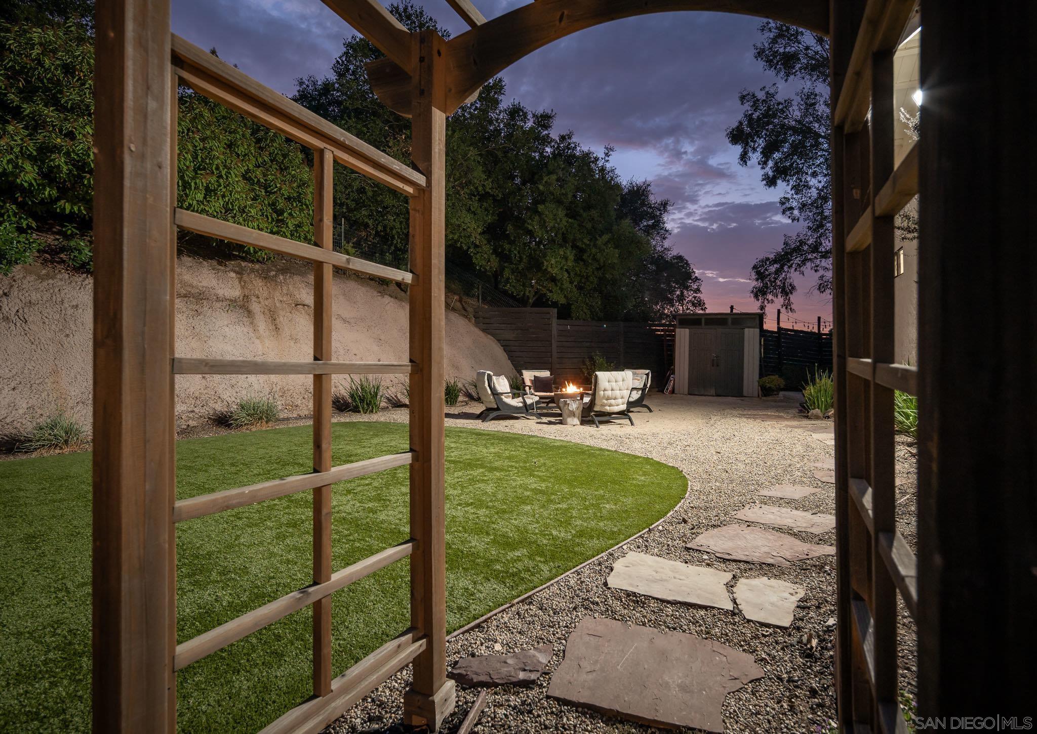 Detail Gallery Image 23 of 31 For 19950  Elfin Forest Ln, Escondido,  CA 92029 - 5 Beds | 3 Baths