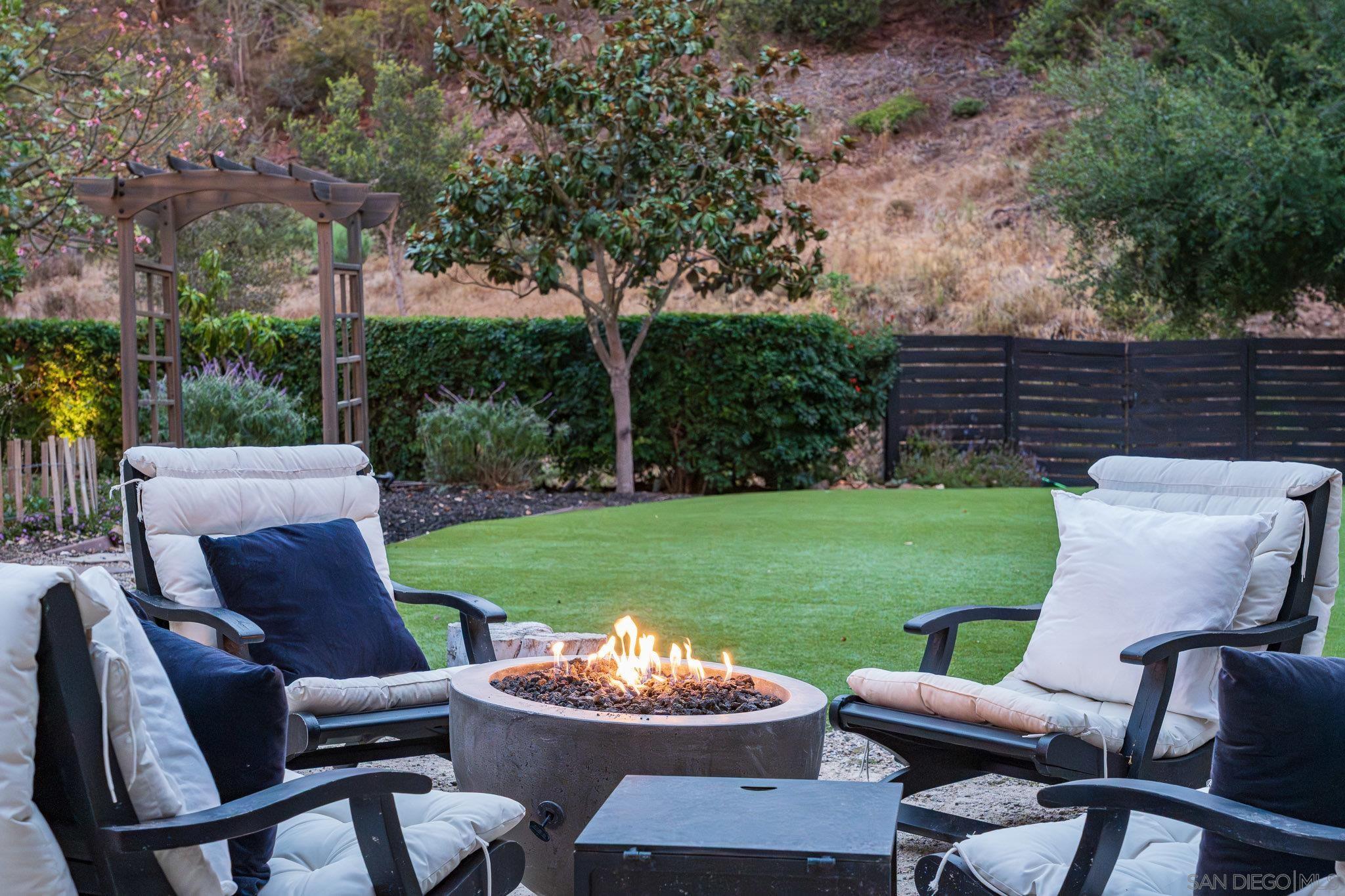 Detail Gallery Image 24 of 31 For 19950  Elfin Forest Ln, Escondido,  CA 92029 - 5 Beds | 3 Baths