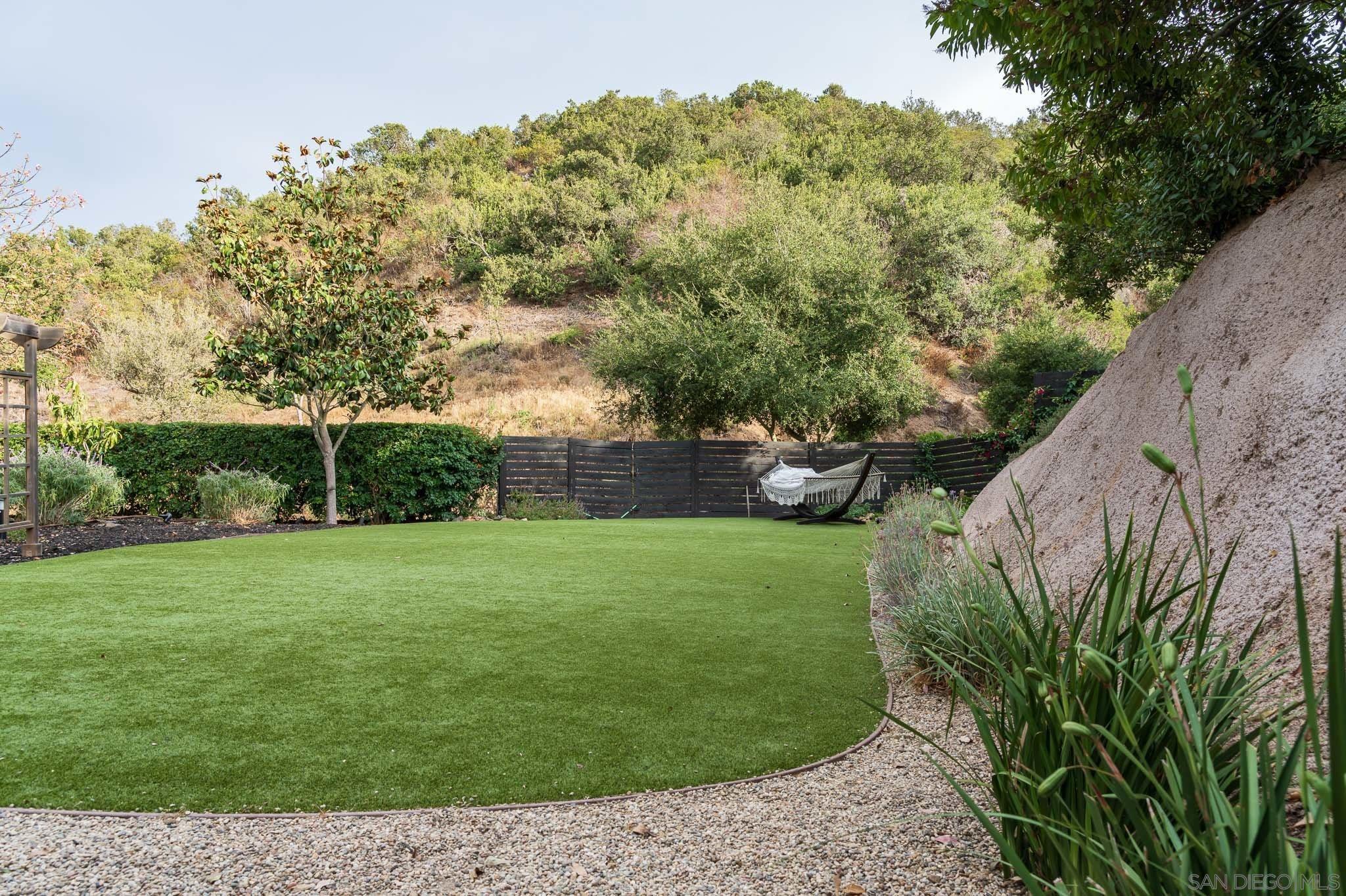 Detail Gallery Image 25 of 31 For 19950  Elfin Forest Ln, Escondido,  CA 92029 - 5 Beds | 3 Baths