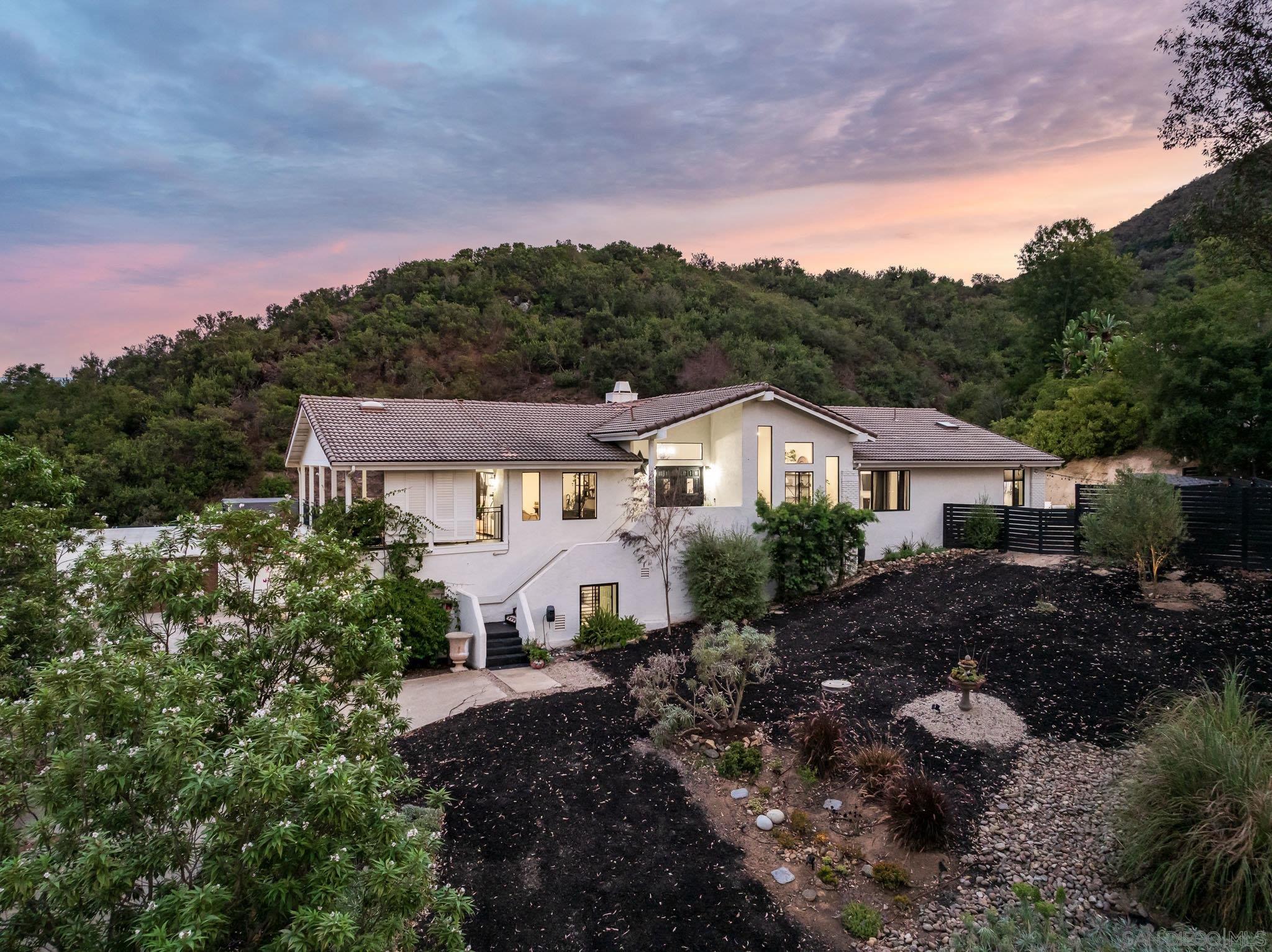 Detail Gallery Image 30 of 31 For 19950  Elfin Forest Ln, Escondido,  CA 92029 - 5 Beds | 3 Baths