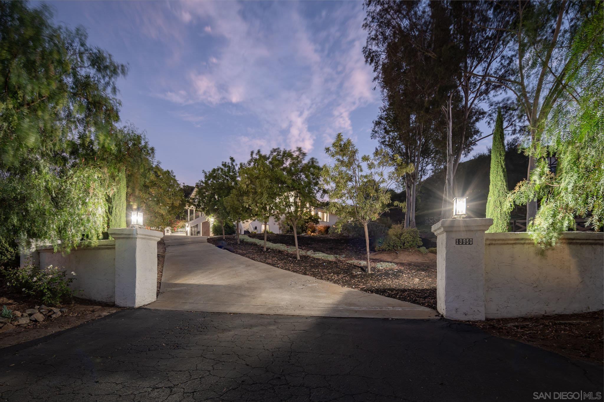 Detail Gallery Image 31 of 31 For 19950  Elfin Forest Ln, Escondido,  CA 92029 - 5 Beds | 3 Baths